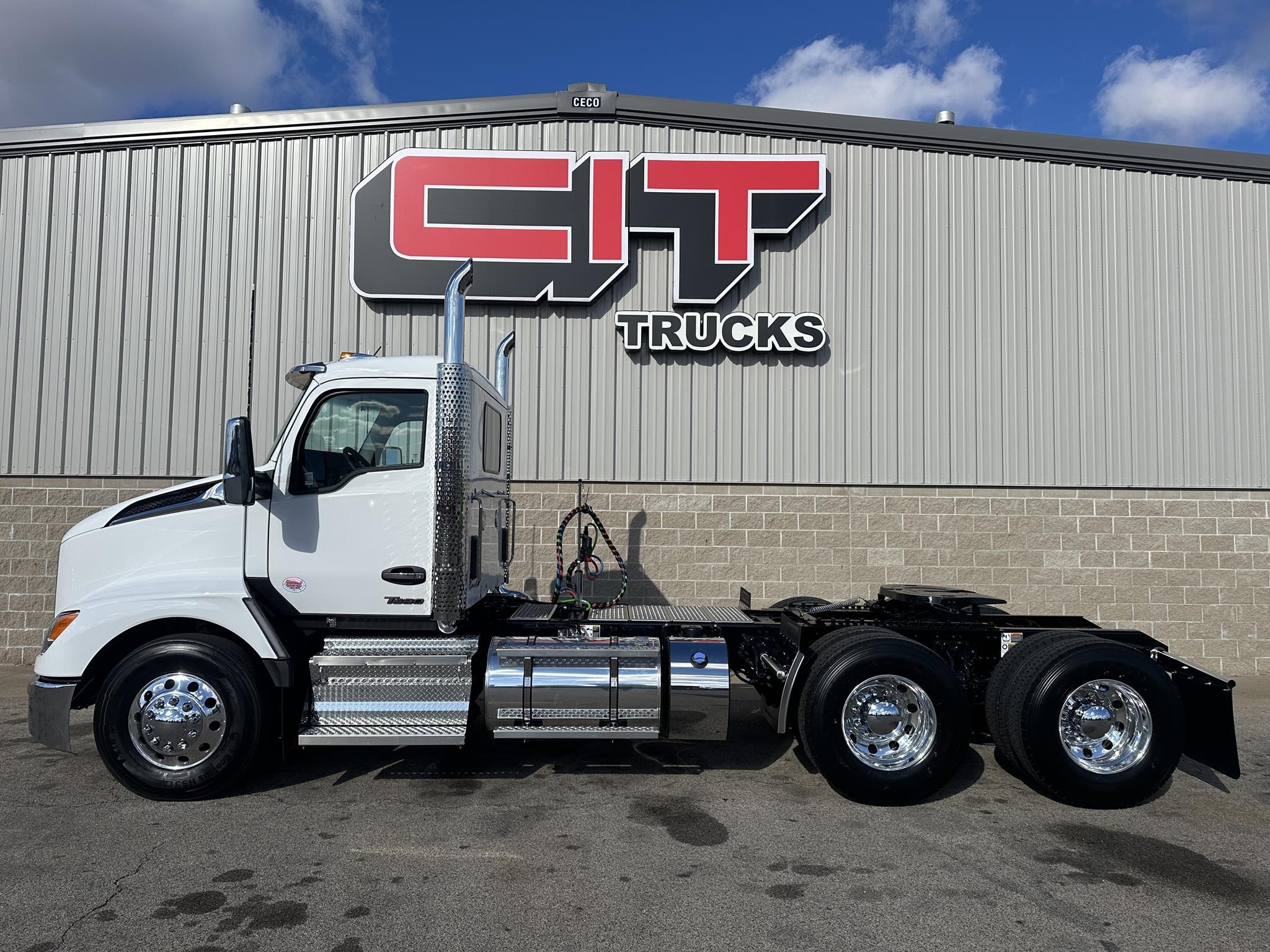 2026 KENWORTH T680 - image 5 of 6