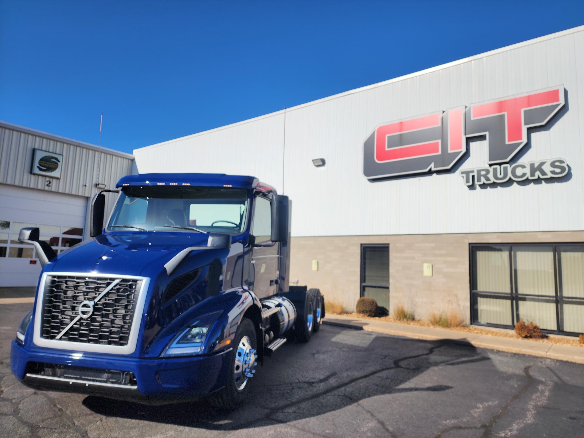 2026 VOLVO VNR64T300 - image 1 of 6