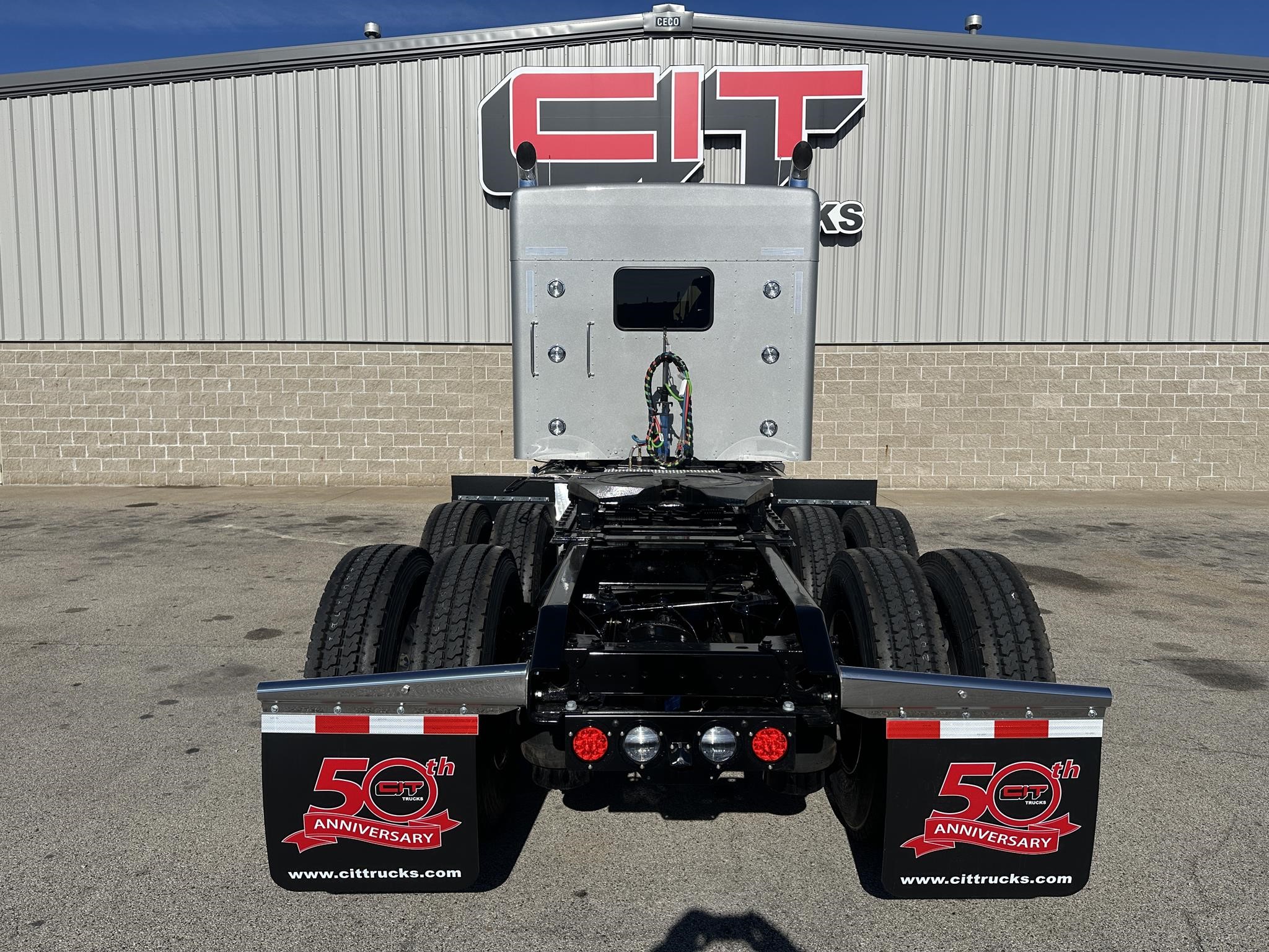 2026 KENWORTH W900L - image 5 of 6