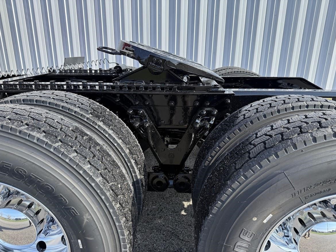 2026 KENWORTH W900L - image 4 of 6