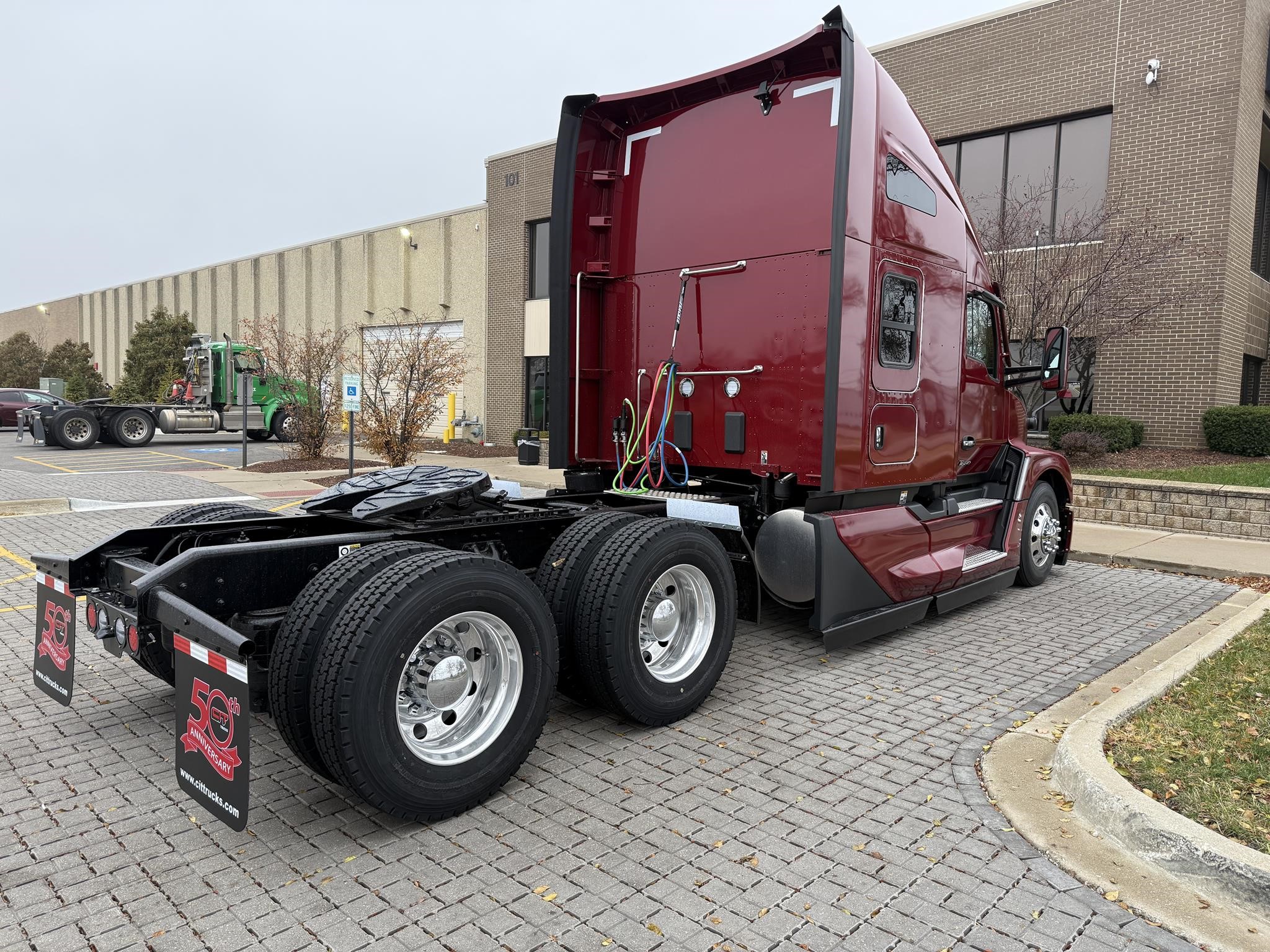 2026 KENWORTH T680 - image 5 of 6