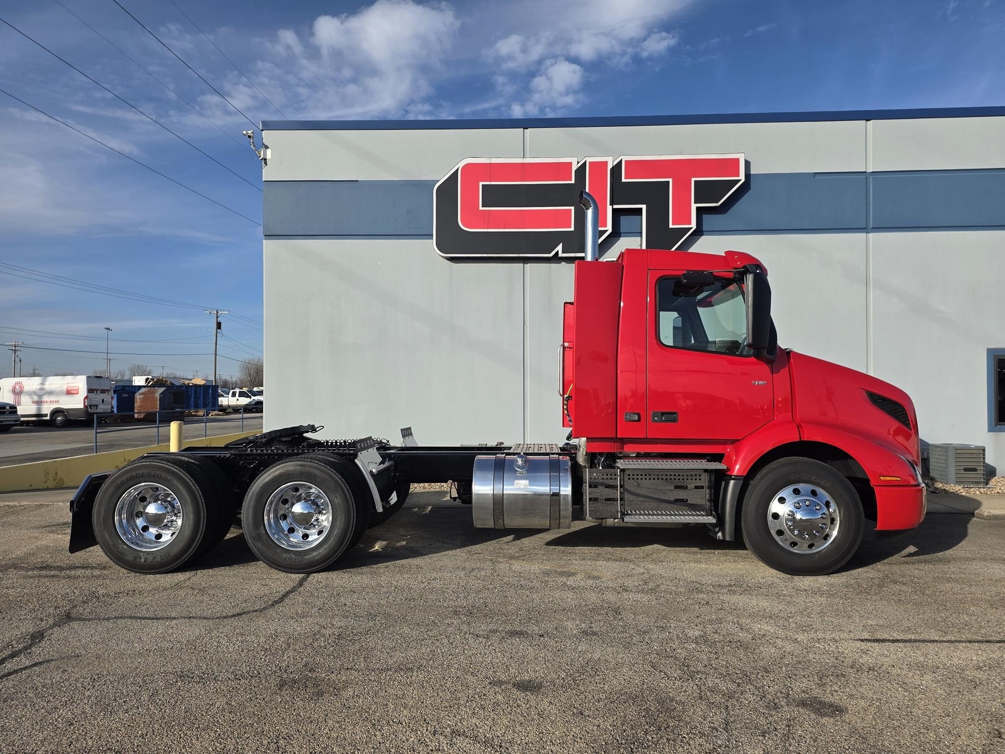 2026 VOLVO VNR64T300 - image 4 of 6