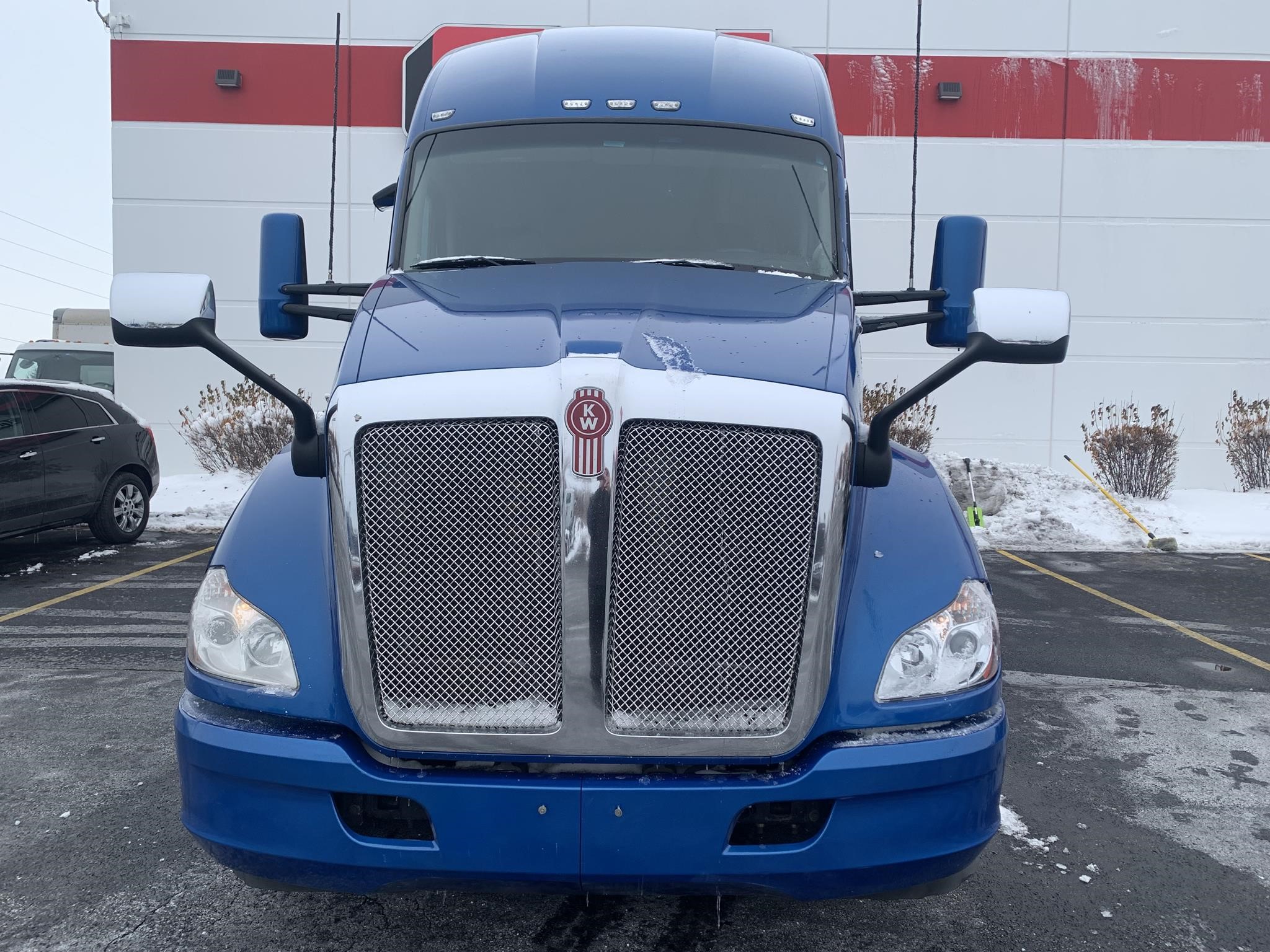 2020 KENWORTH T680 - image 2 of 6