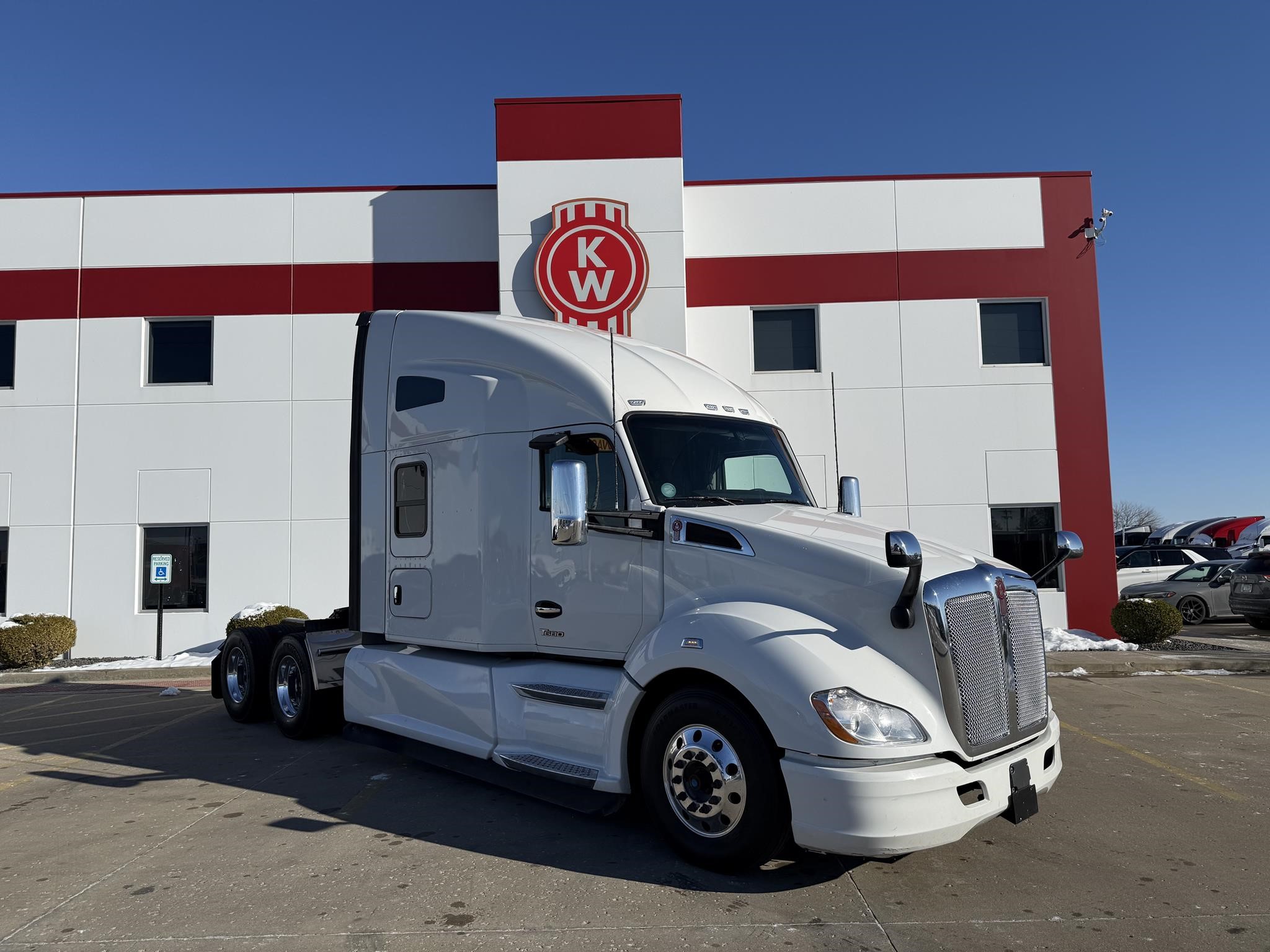 2022 KENWORTH T680 - image 3 of 6