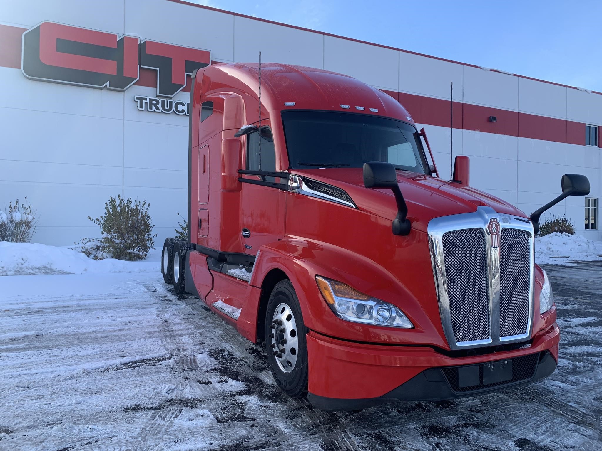 2023 KENWORTH T680 - image 2 of 6