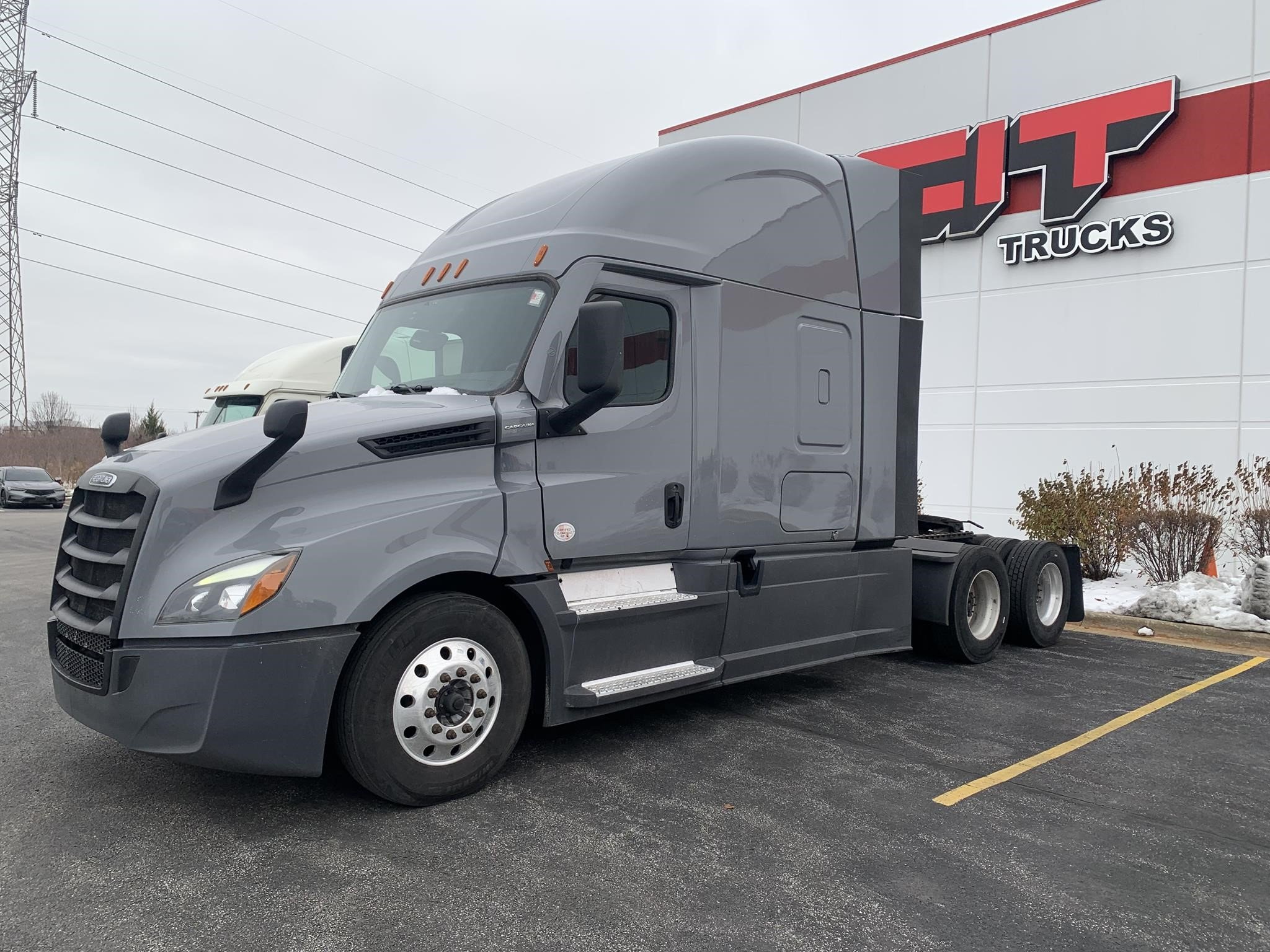 2023 FREIGHTLINER CASCADIA 126 - image 1 of 6