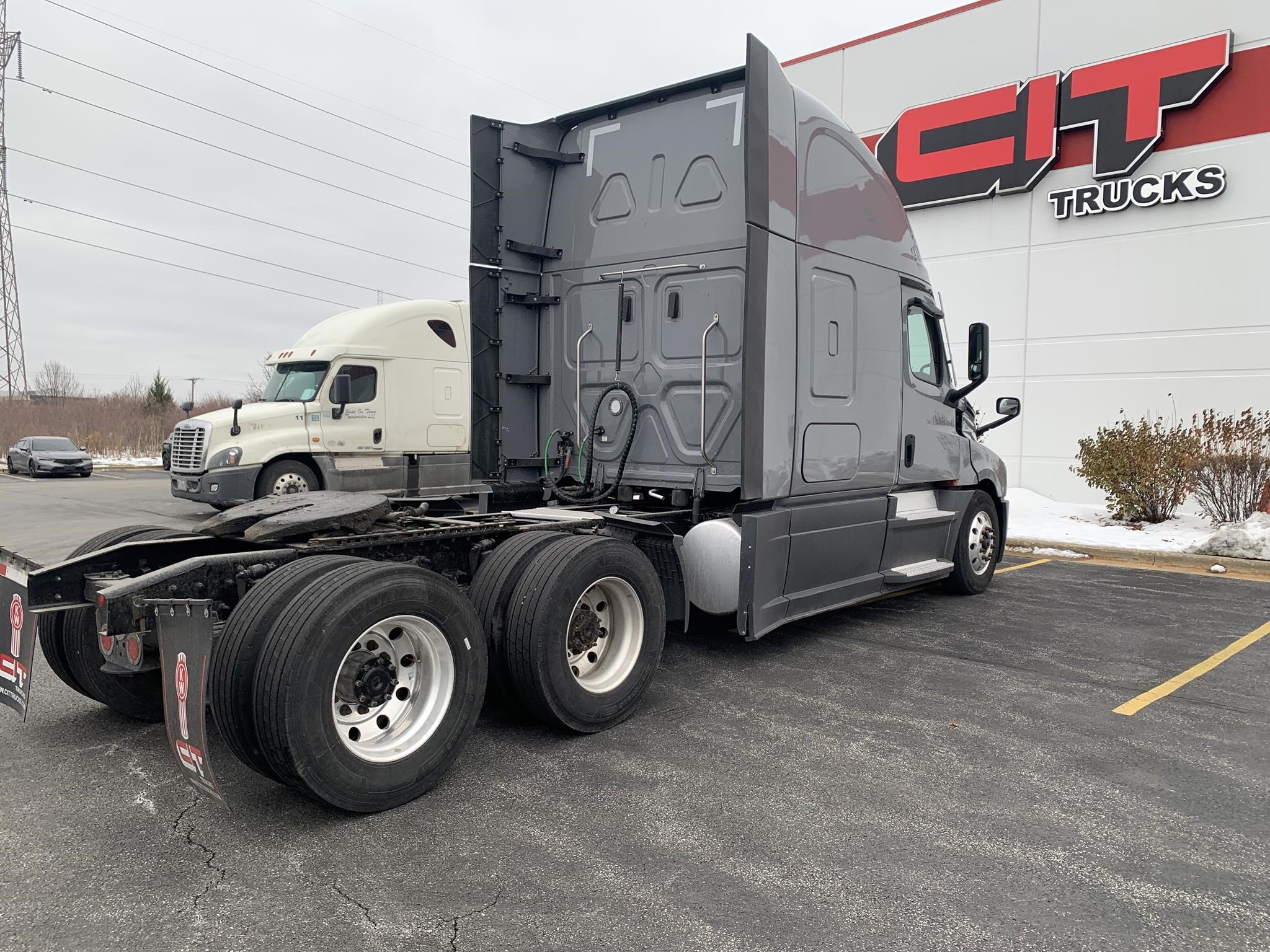 2023 FREIGHTLINER CASCADIA 126 - image 5 of 6