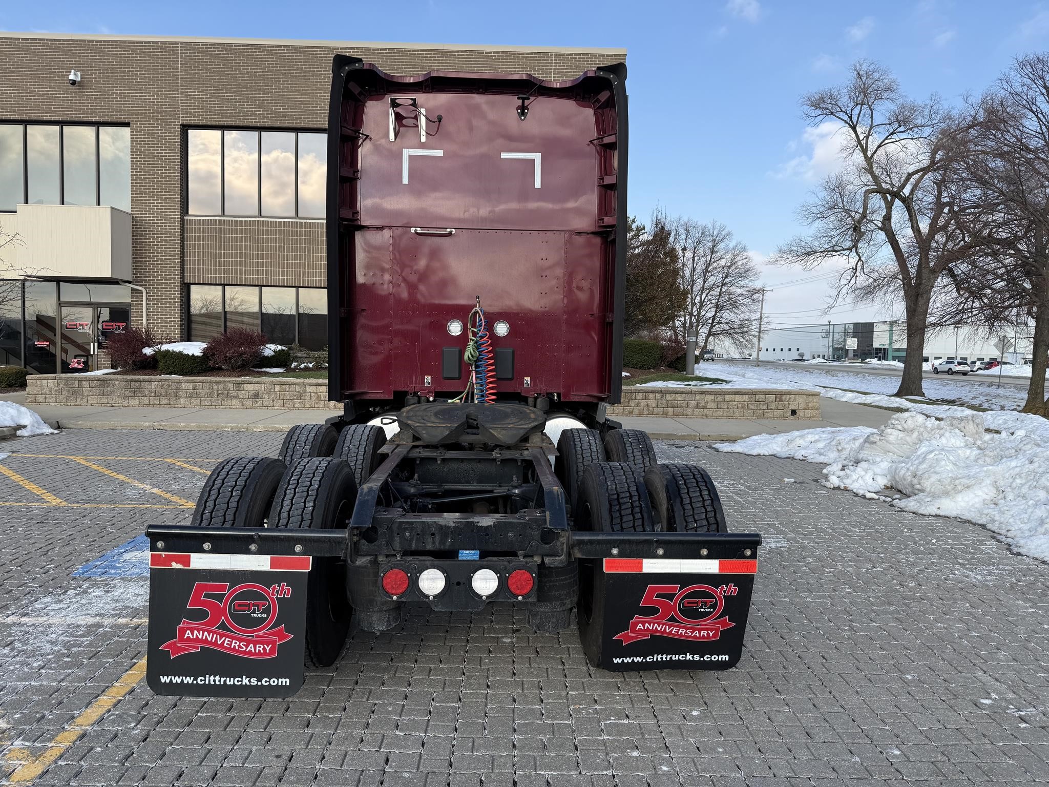 2022 KENWORTH T680 - image 4 of 6