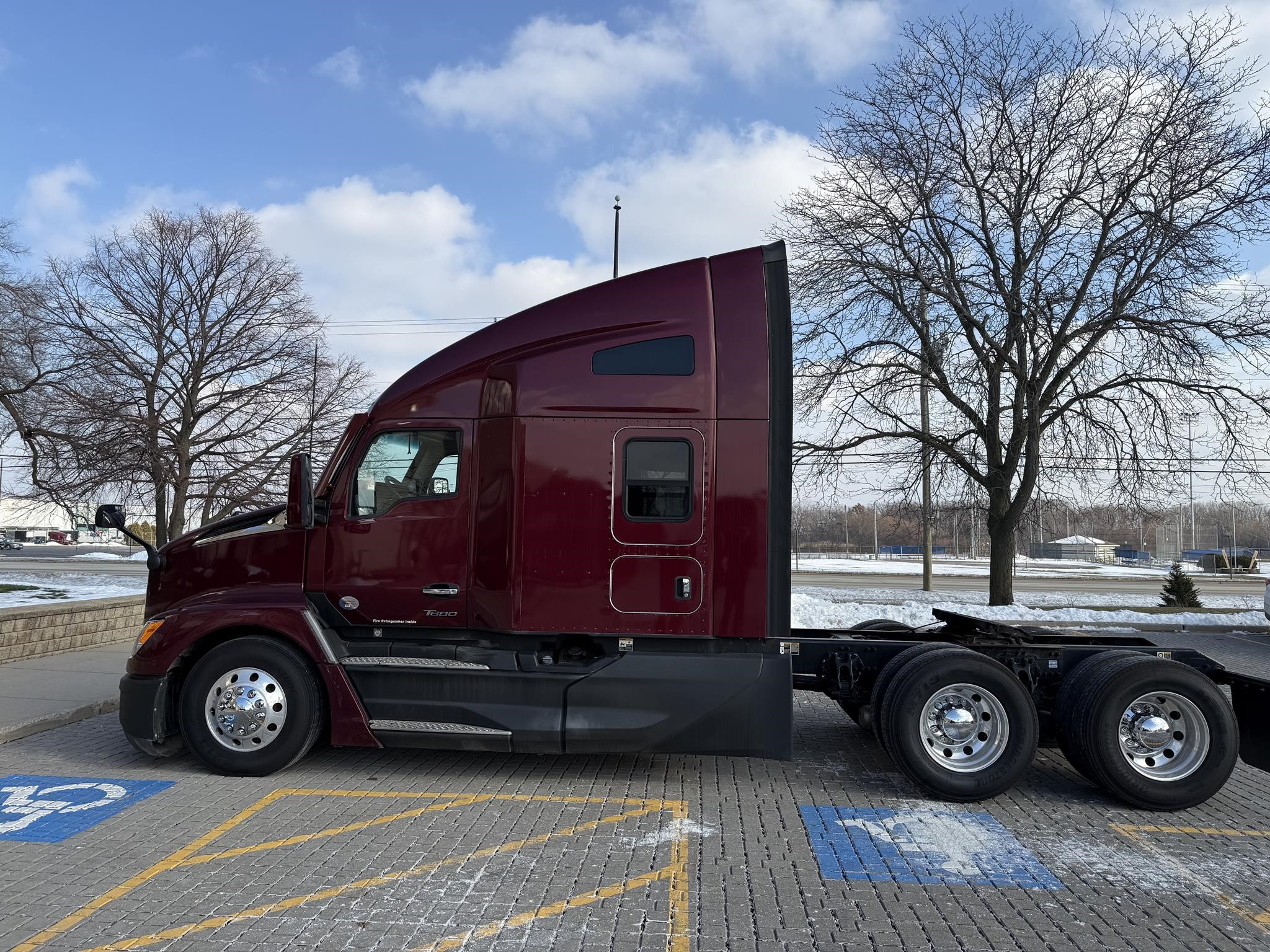2022 KENWORTH T680 - image 5 of 6