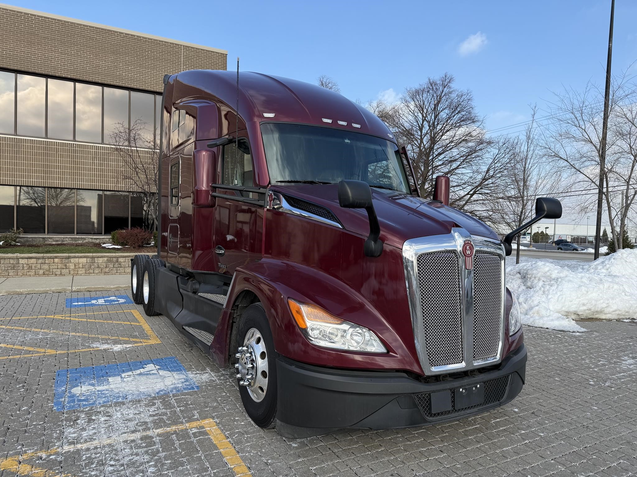 2022 KENWORTH T680 - image 3 of 6