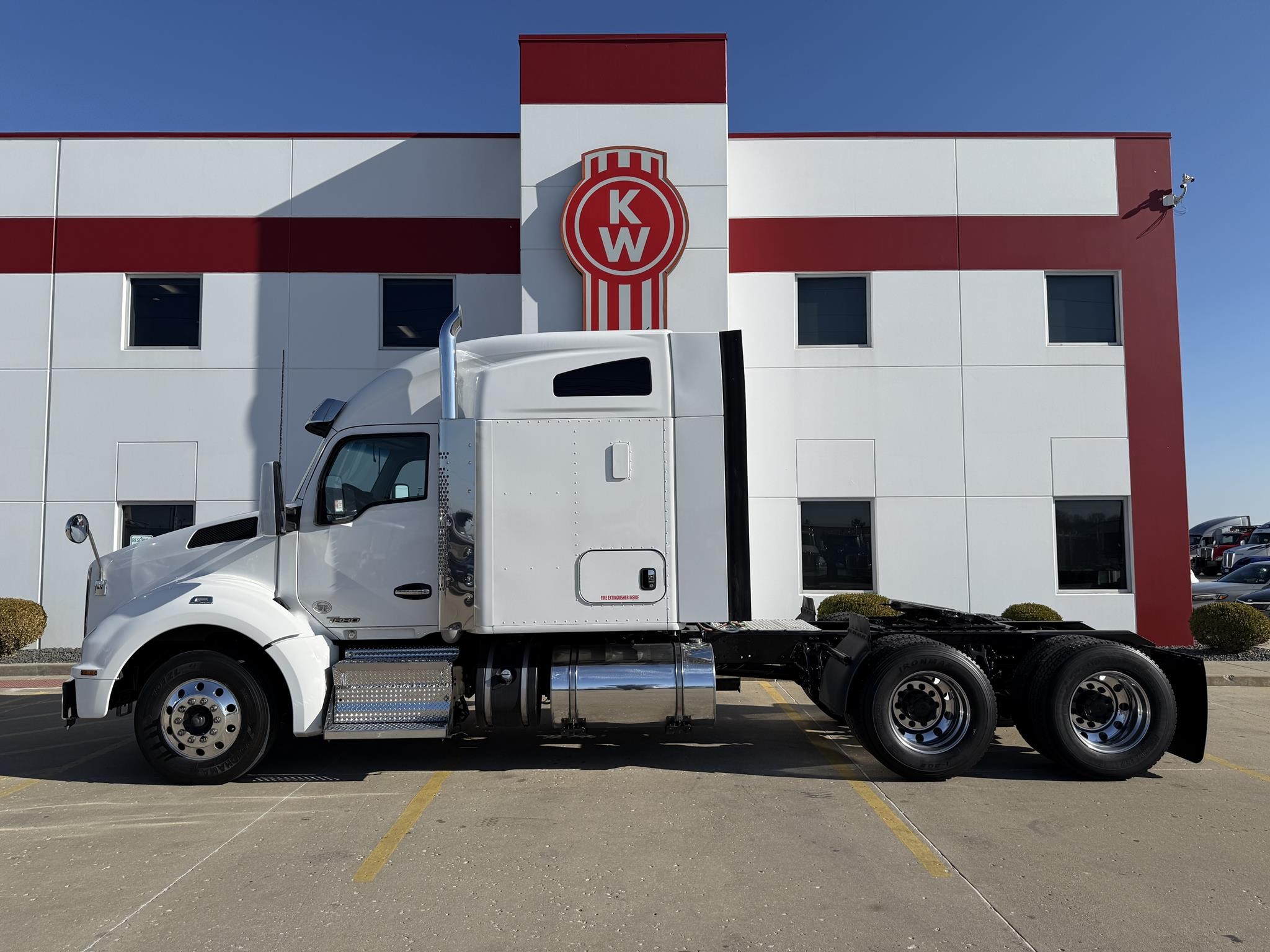 2021 KENWORTH T880 - image 2 of 6