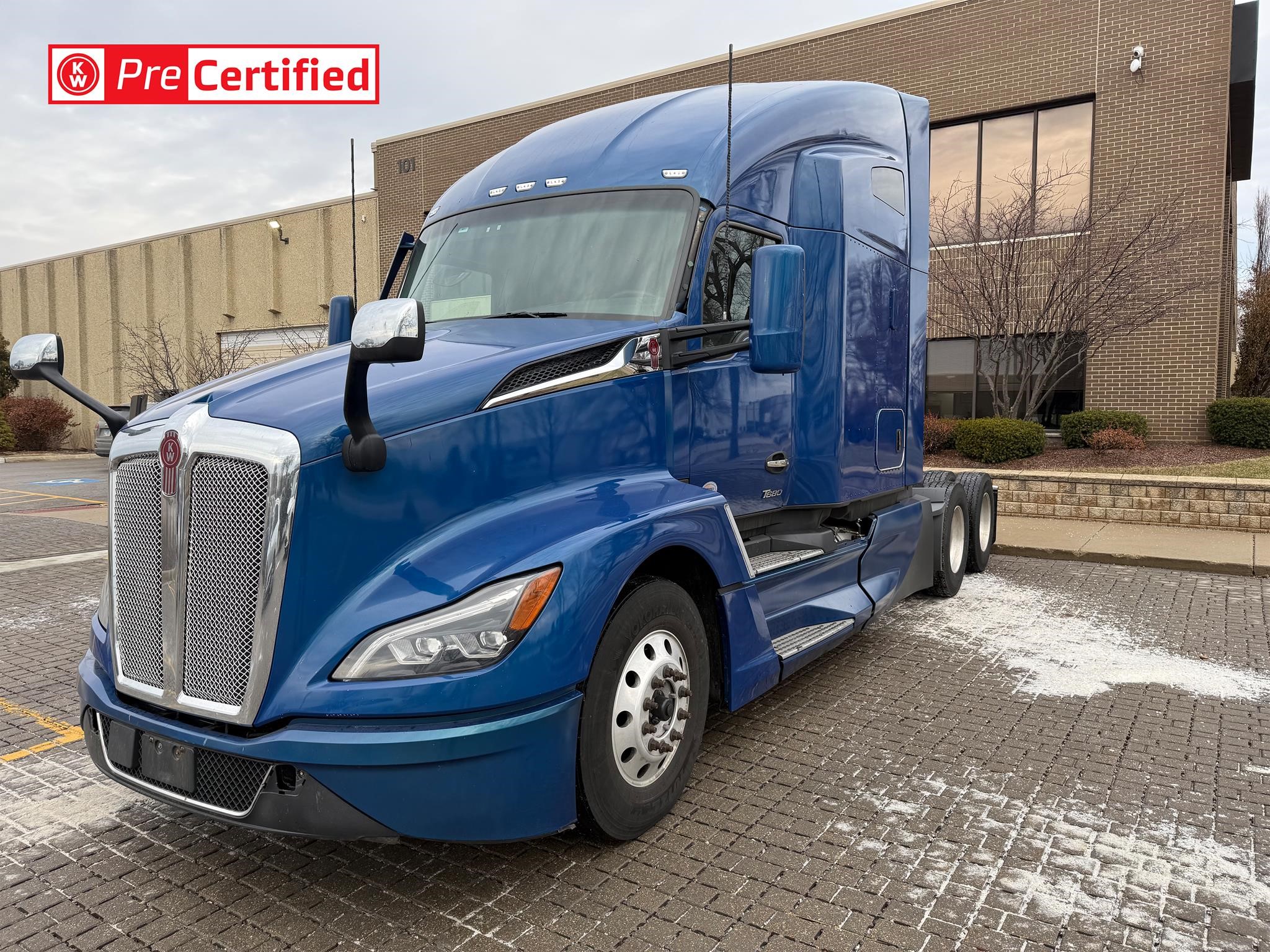 2023 KENWORTH T680 - image 1 of 6