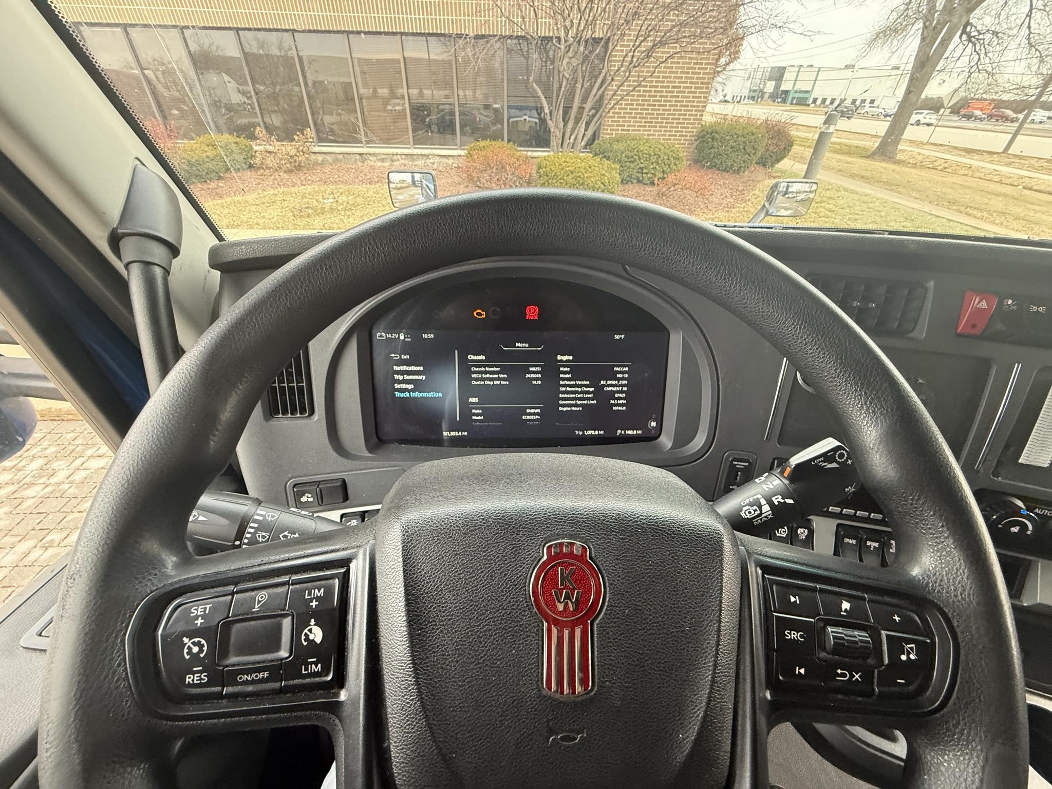 2023 KENWORTH T680 - image 5 of 6