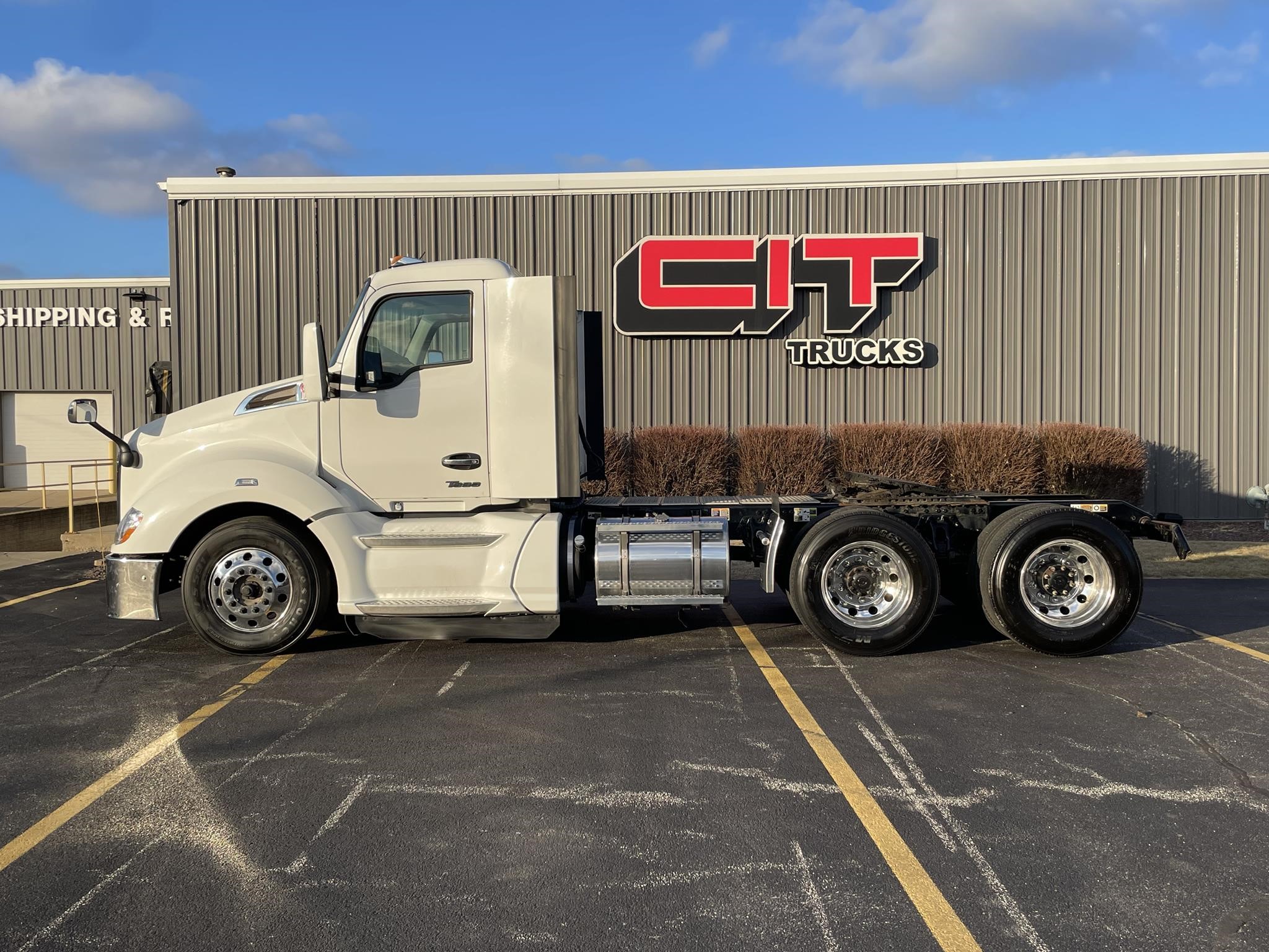 2023 KENWORTH T680 - image 6 of 6