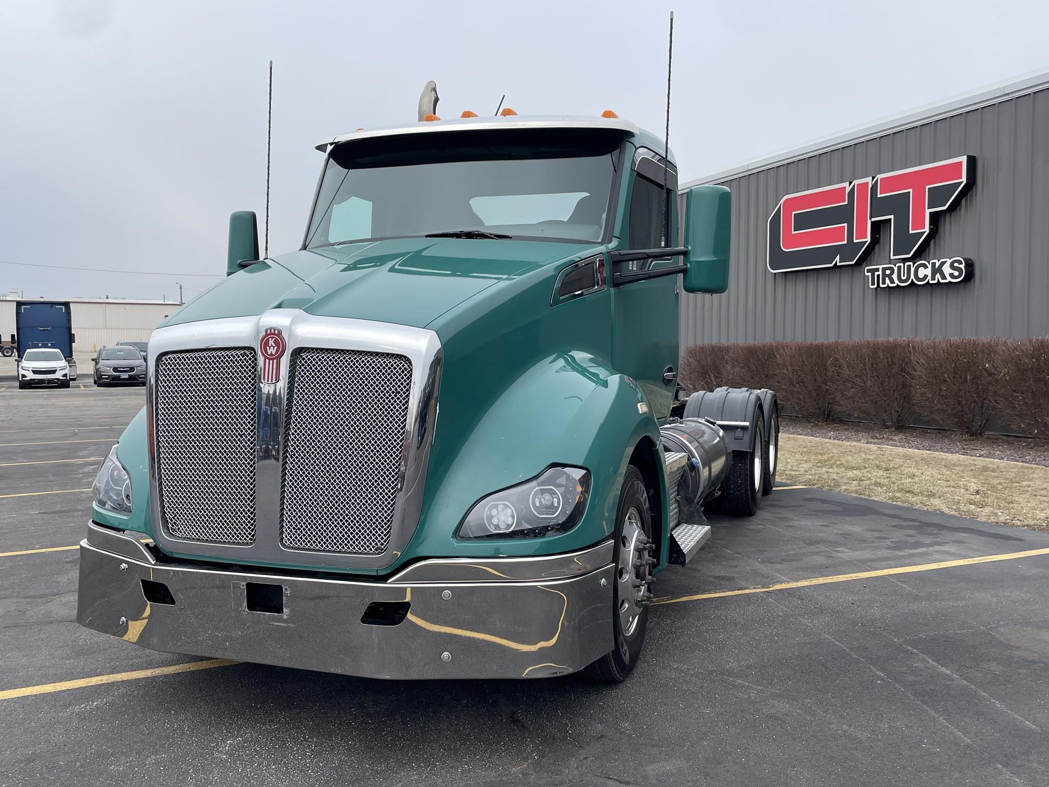 2018 KENWORTH T680 - image 1 of 6