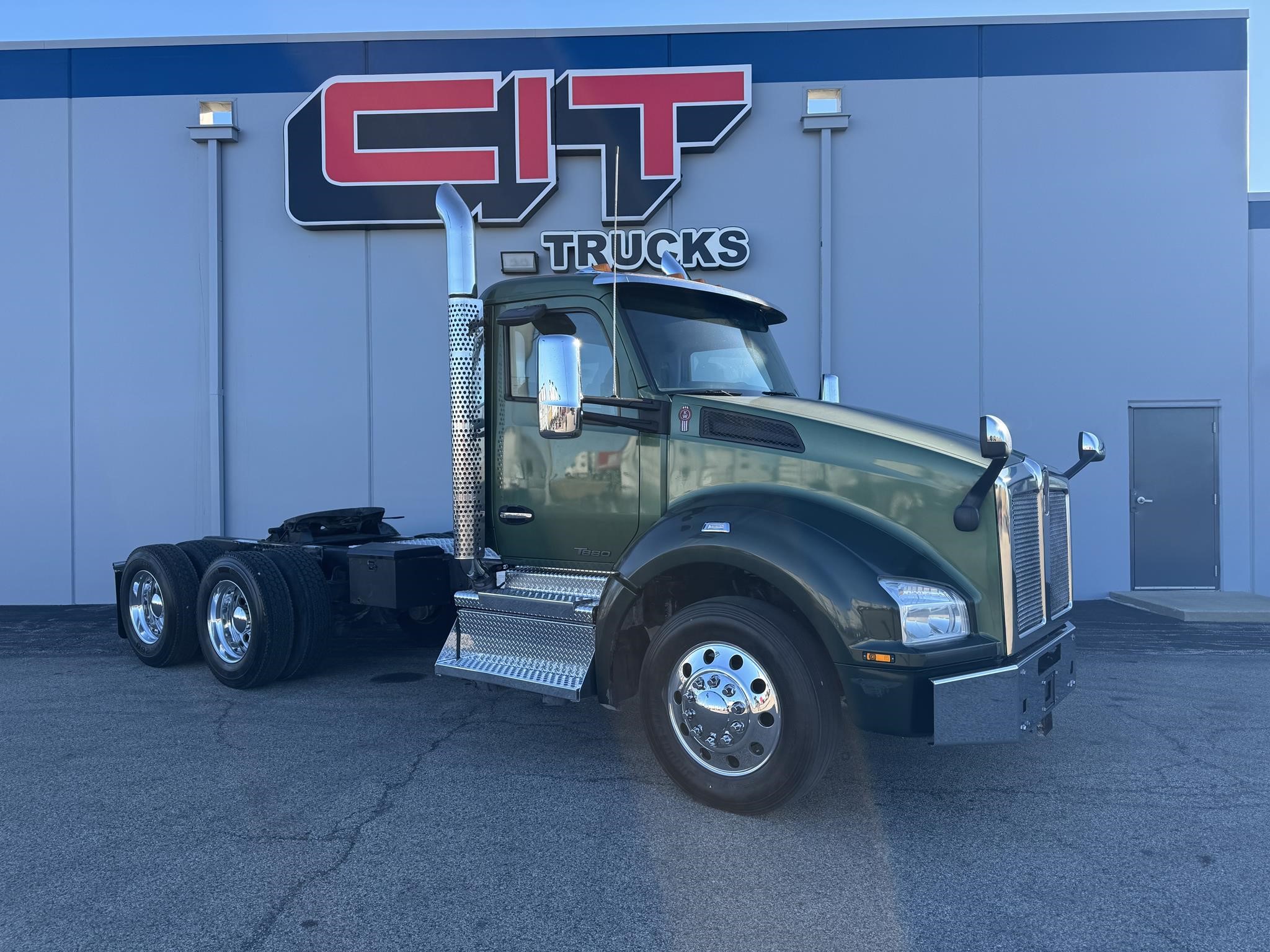 2019 KENWORTH T880 - image 2 of 6