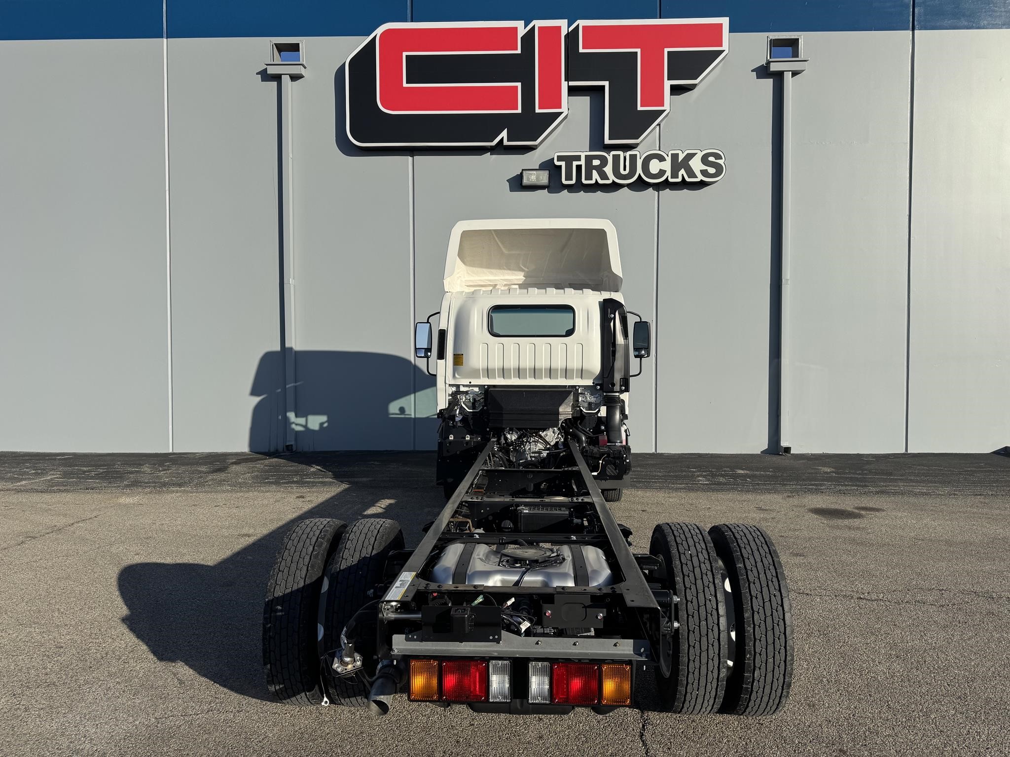 2026 ISUZU NPR HD - image 5 of 6