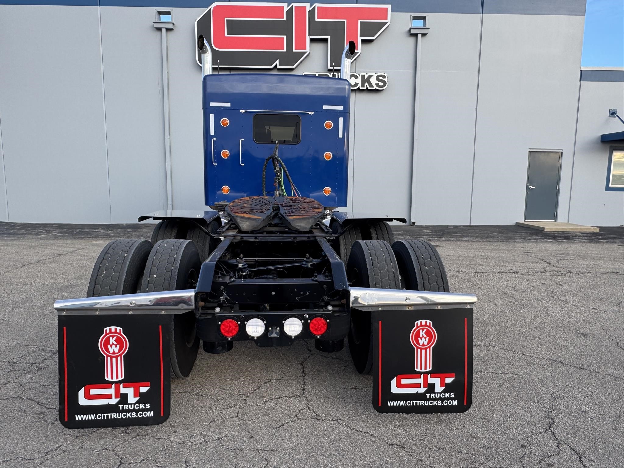 2023 KENWORTH W900L - image 5 of 6