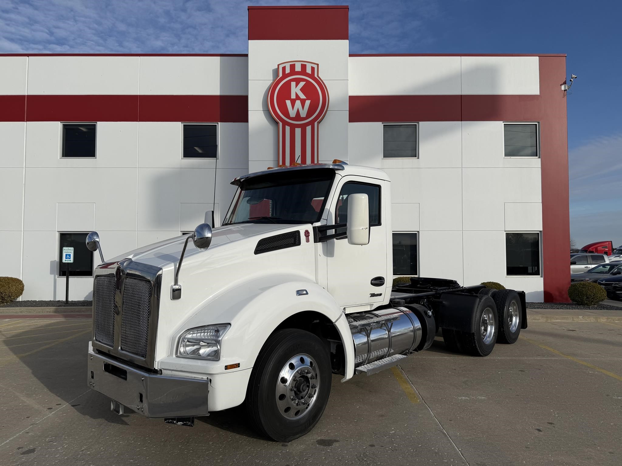 2022 KENWORTH T880 - image 1 of 6