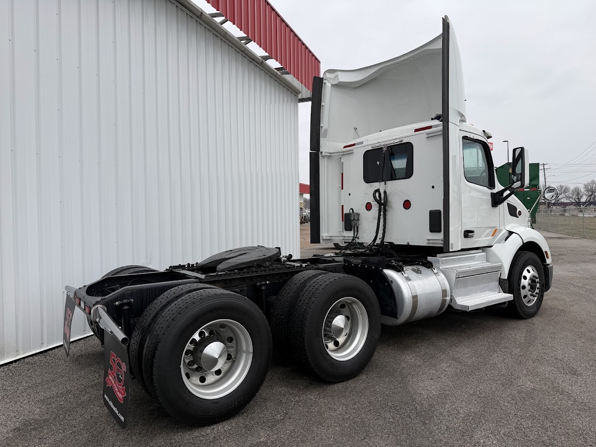 2019 Peterbilt - image 3