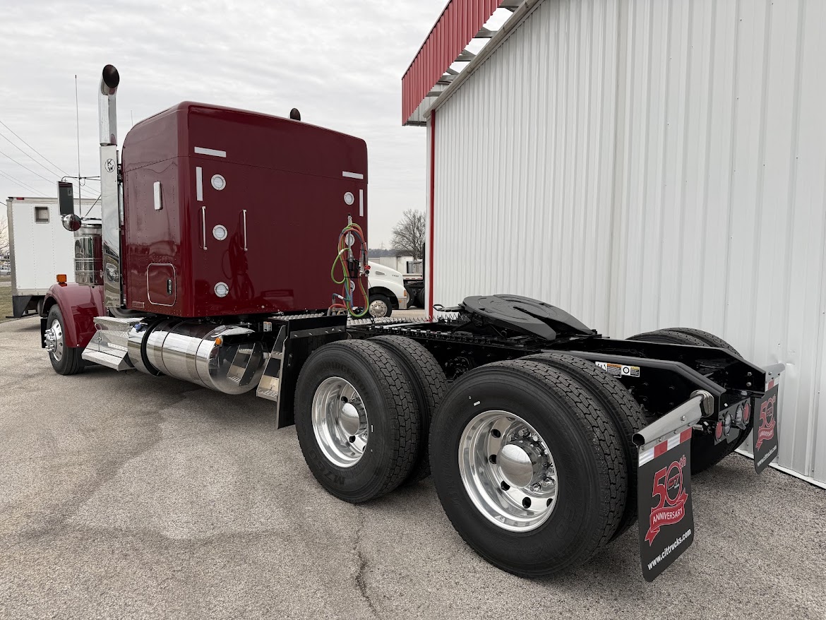 2026 Kenworth W900 - image 2