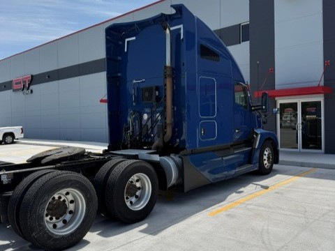 2023 Kenworth T680 in Wood Dale, IL, IL — photo 5