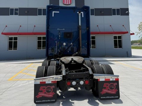 2023 Kenworth T680 in Wood Dale, IL, IL — photo 6