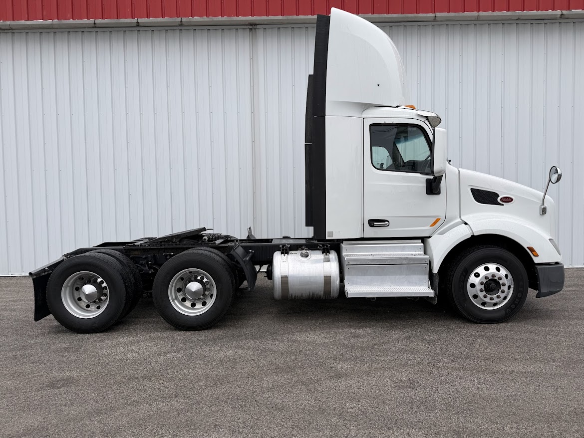 2019 Peterbilt - image 4