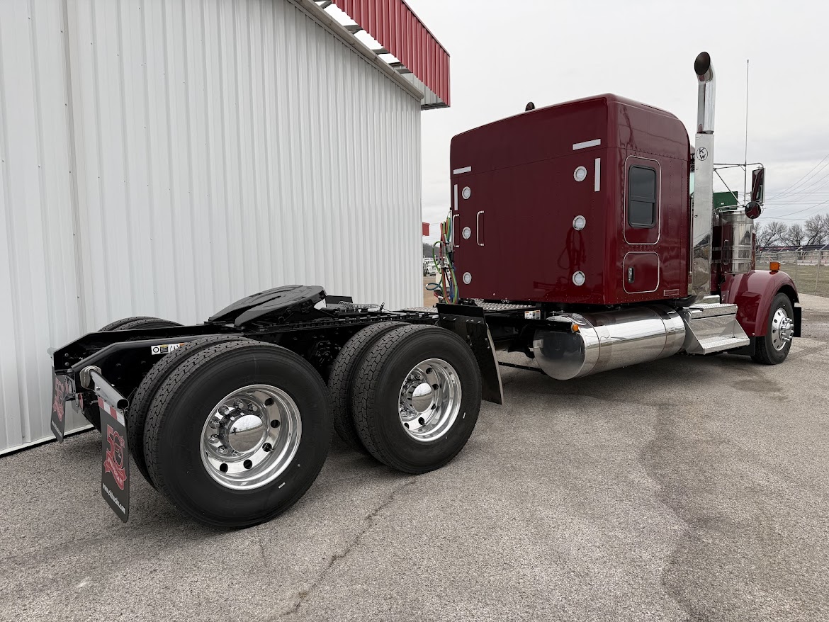 2026 Kenworth W900 - image 6