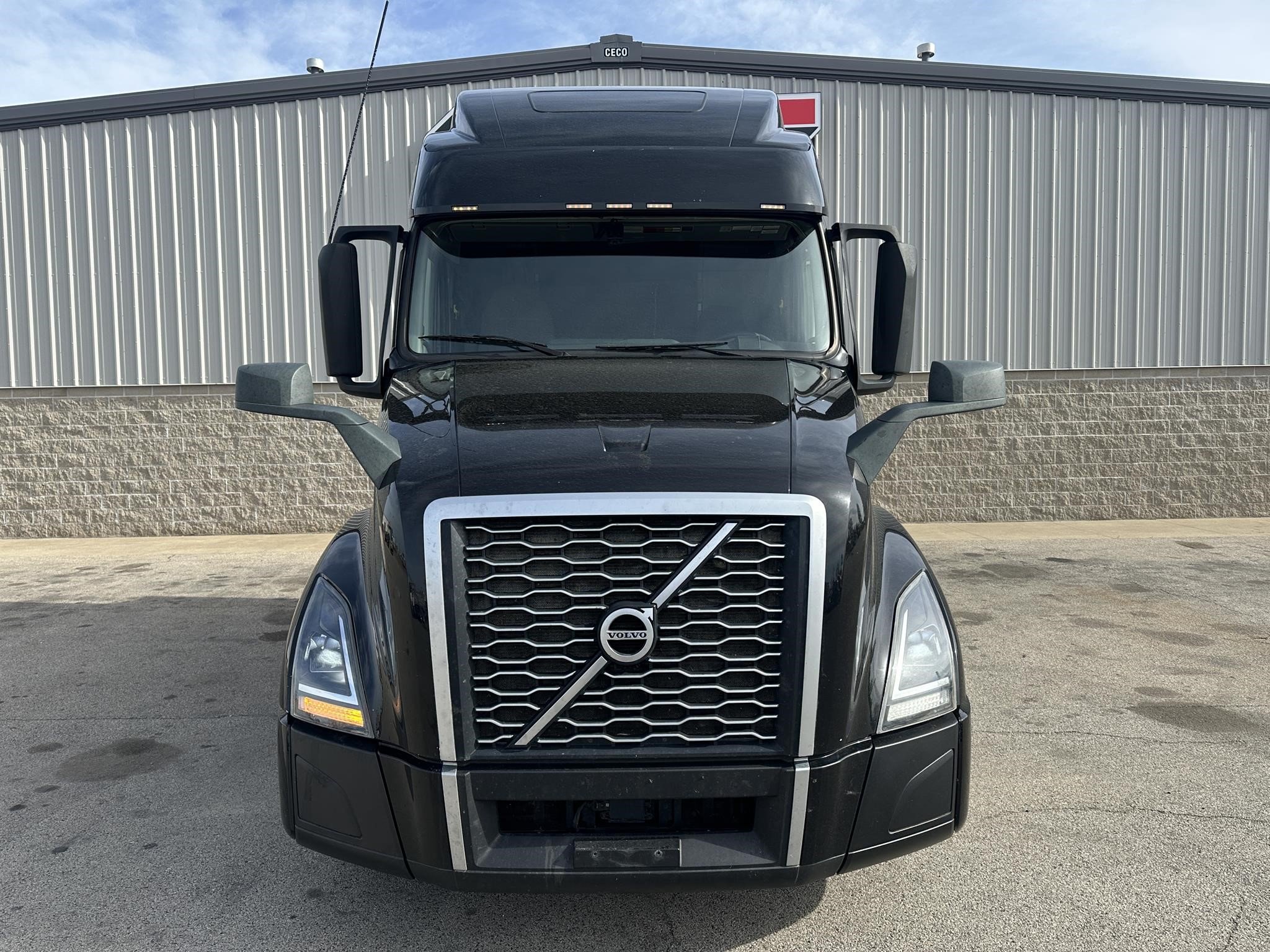 2020 VOLVO VNL64T860 - image 5 of 6