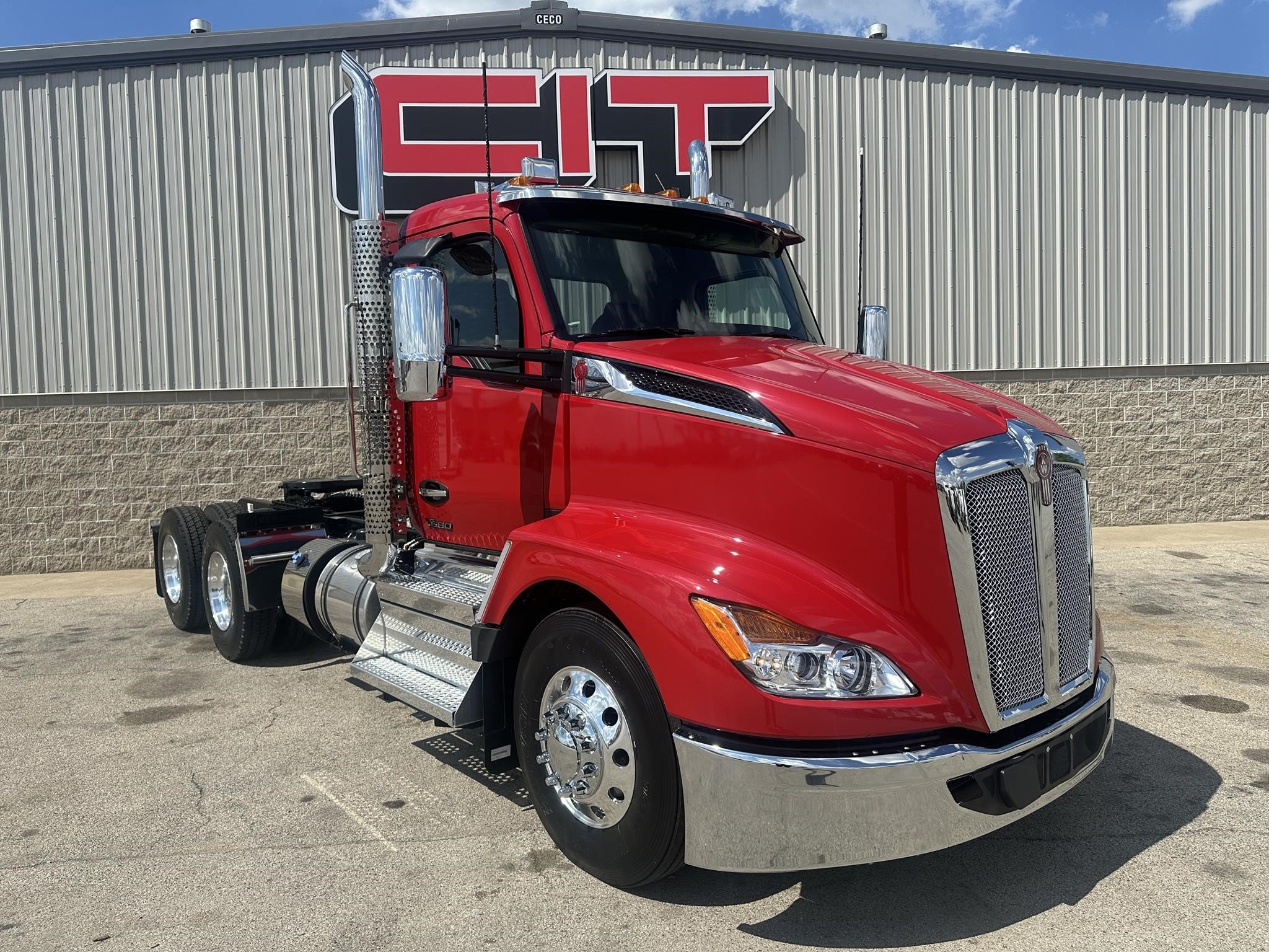 2026 Kenworth T680 - image 3