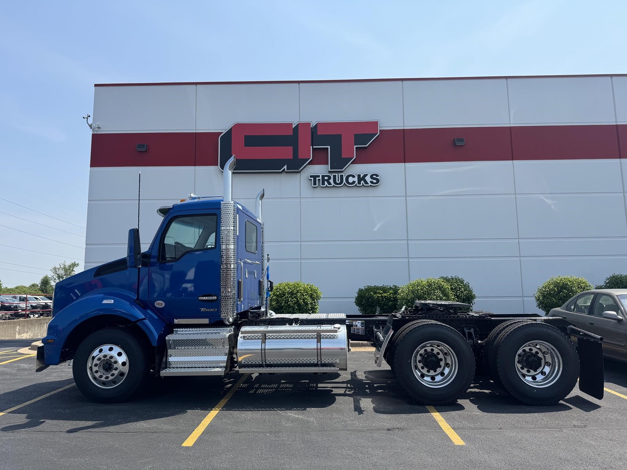 2026 Kenworth T880 - image 3