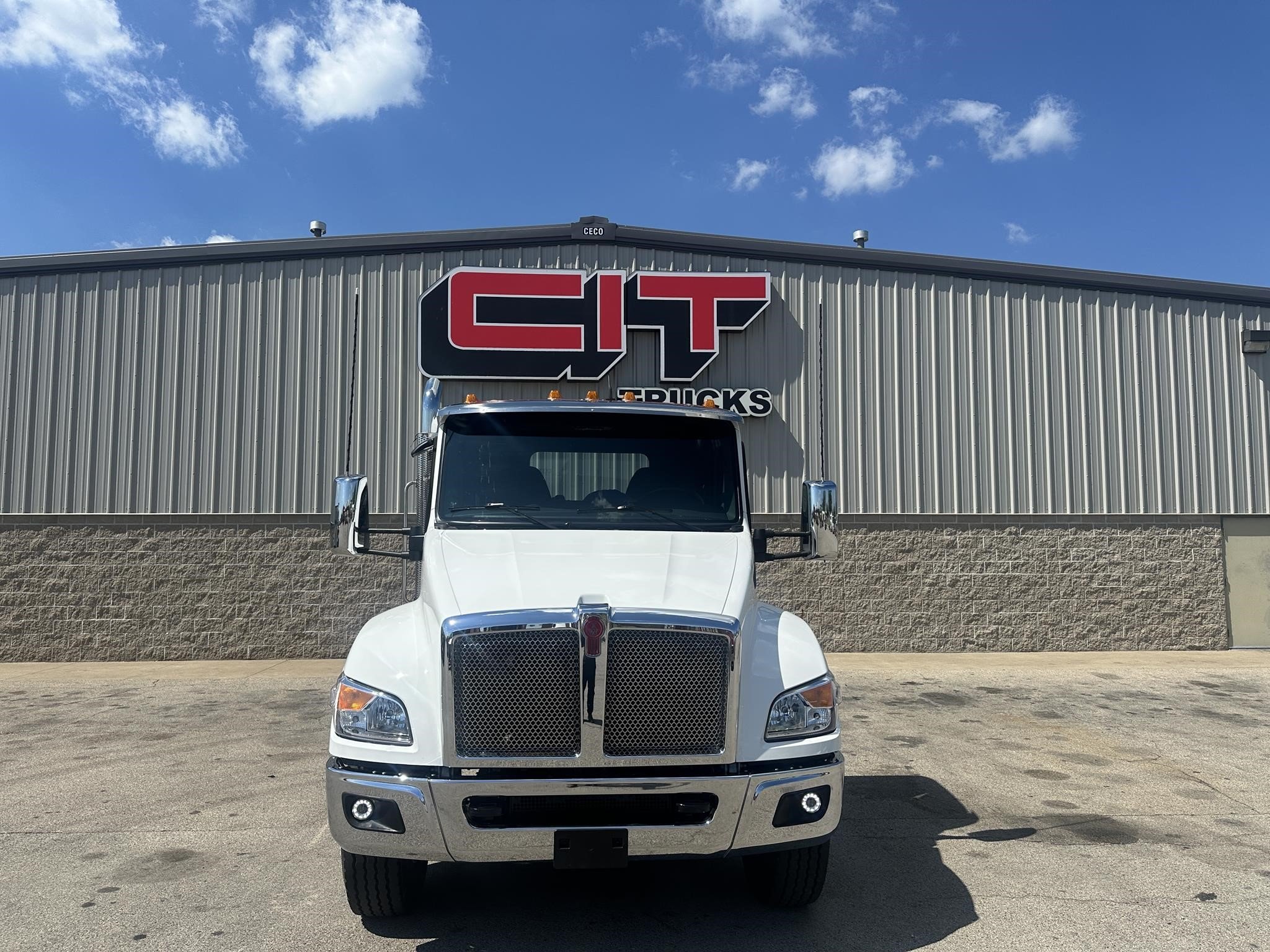 2026 Kenworth T480 - image 2