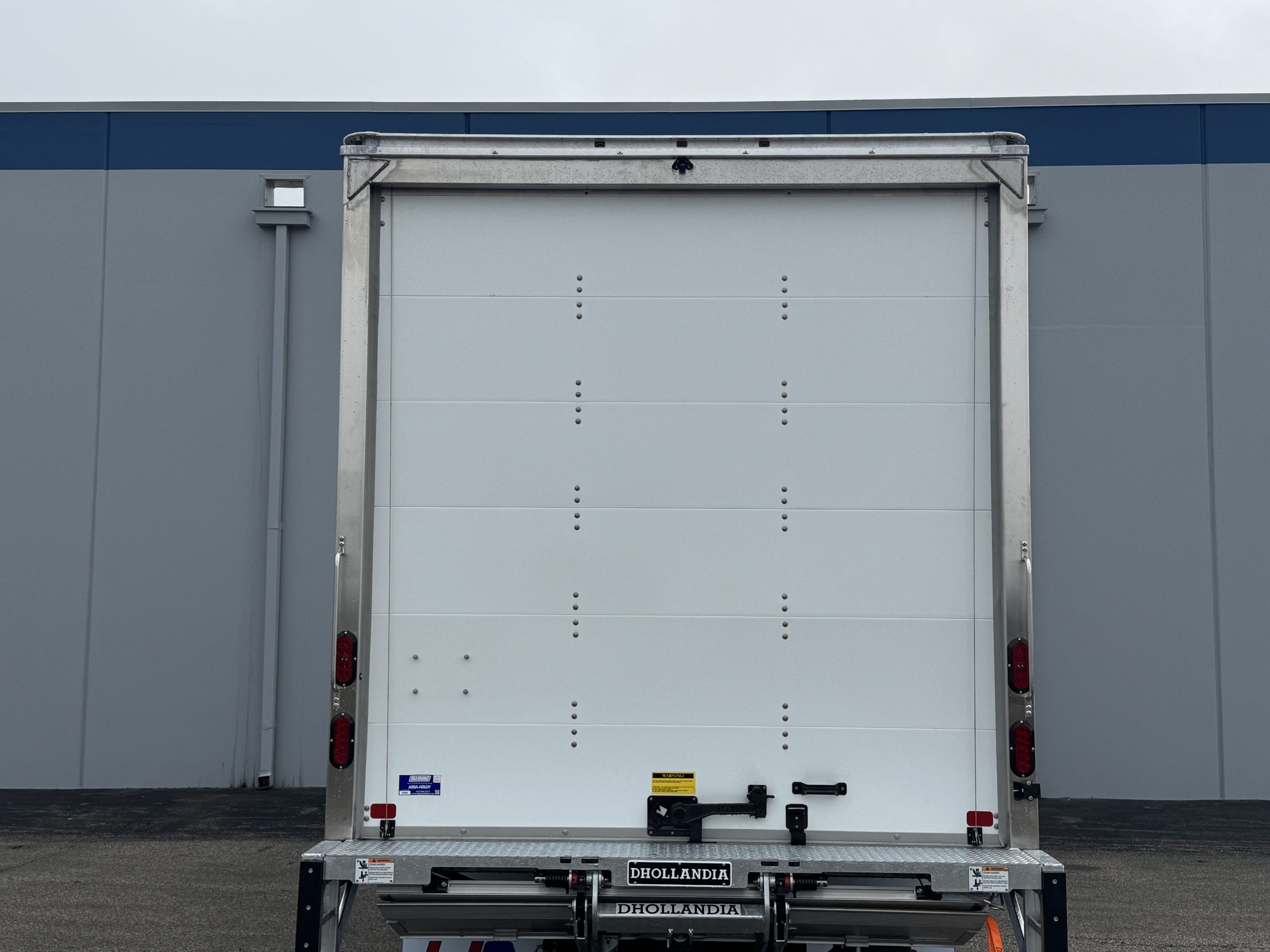 2026 ISUZU NPR HD - image 5 of 6