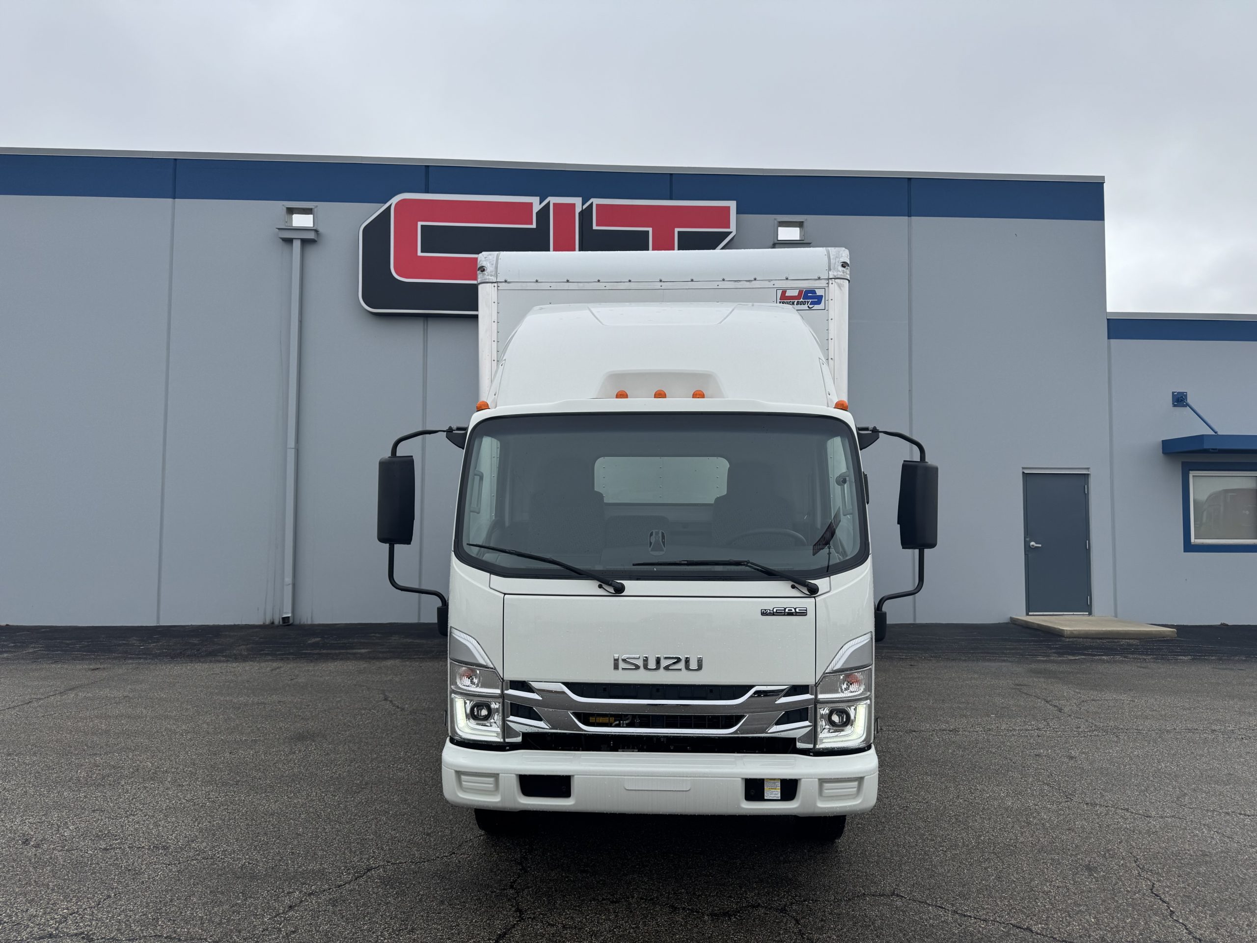 2026 ISUZU NPR HD - image 2 of 6