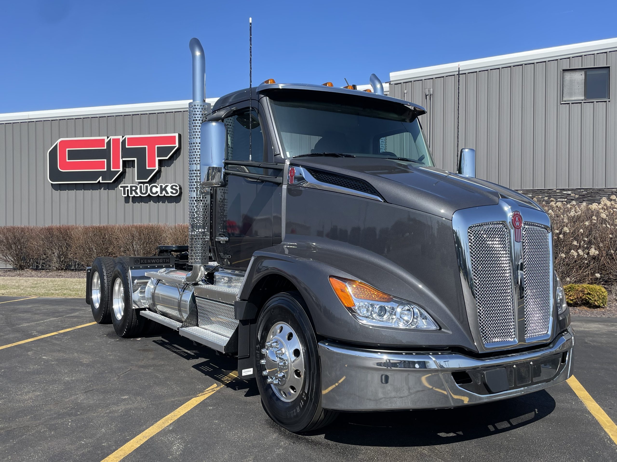 2026 KENWORTH T680 - image 3 of 6