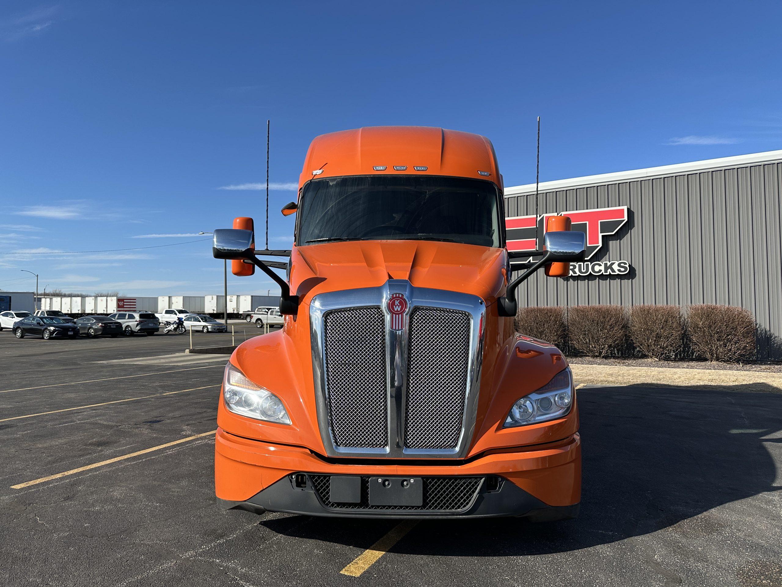 2023 Kenworth T680 - image 2