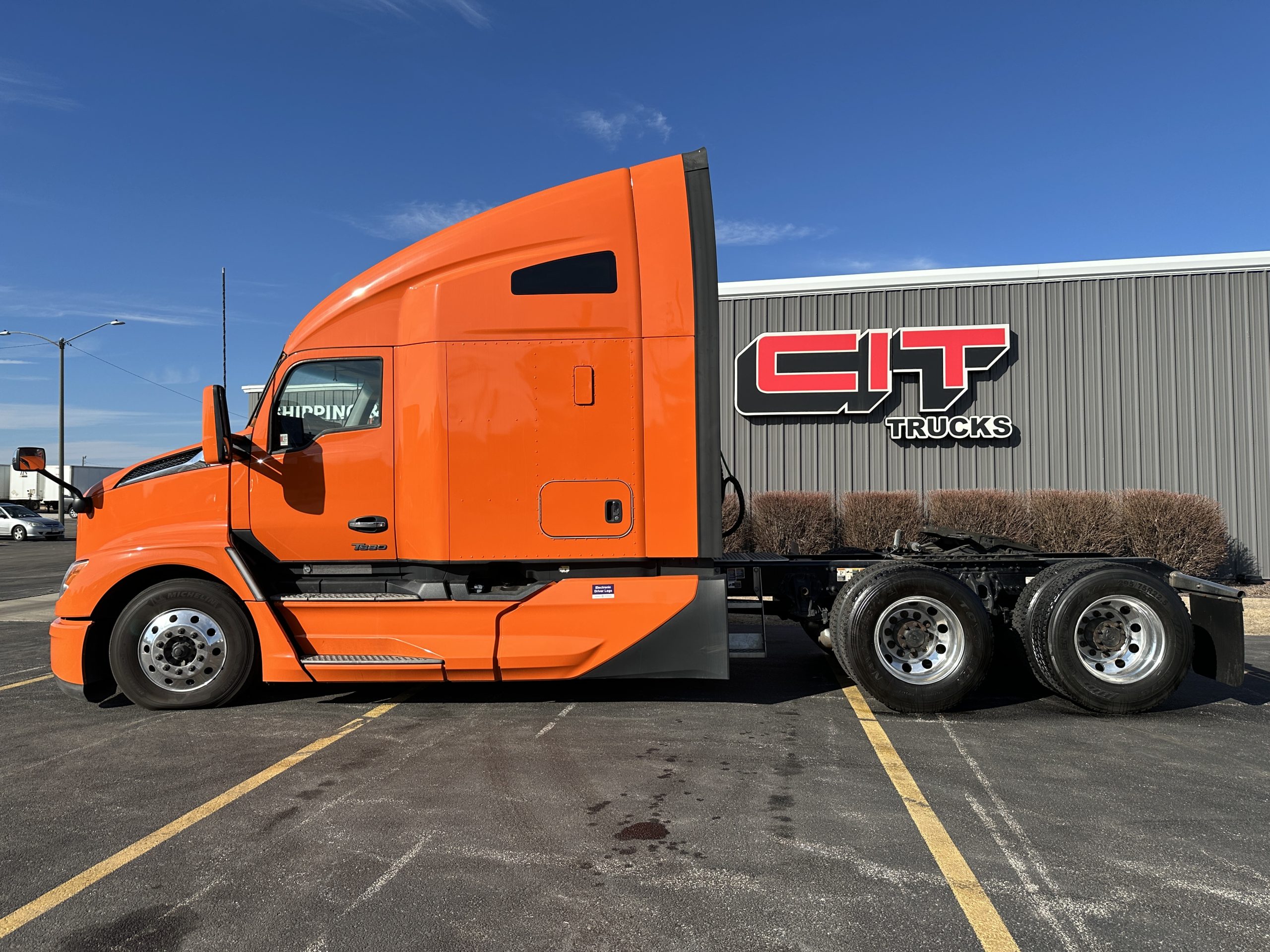 2023 Kenworth T680 - image 6