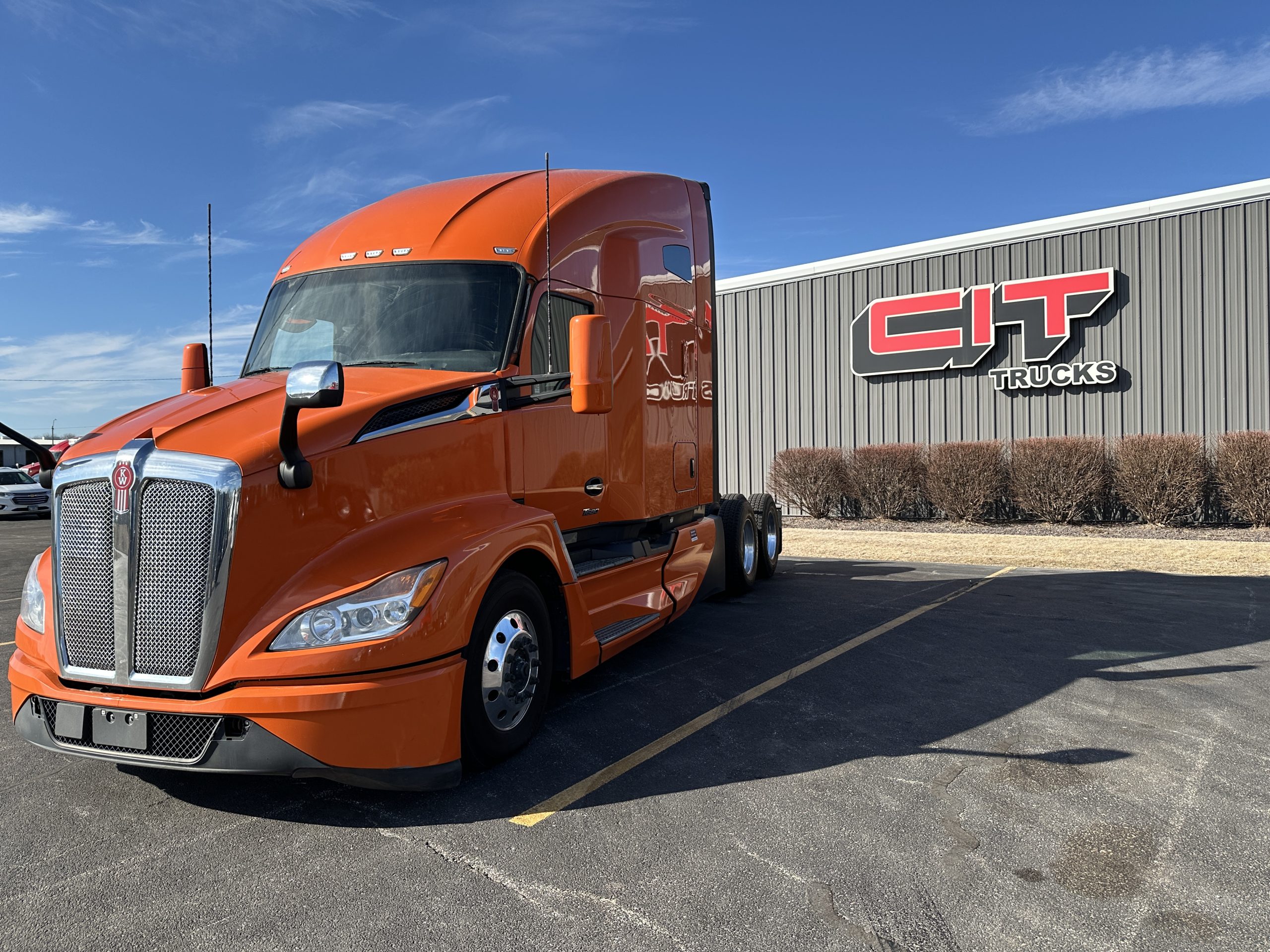 2023 Kenworth T680 - image 1