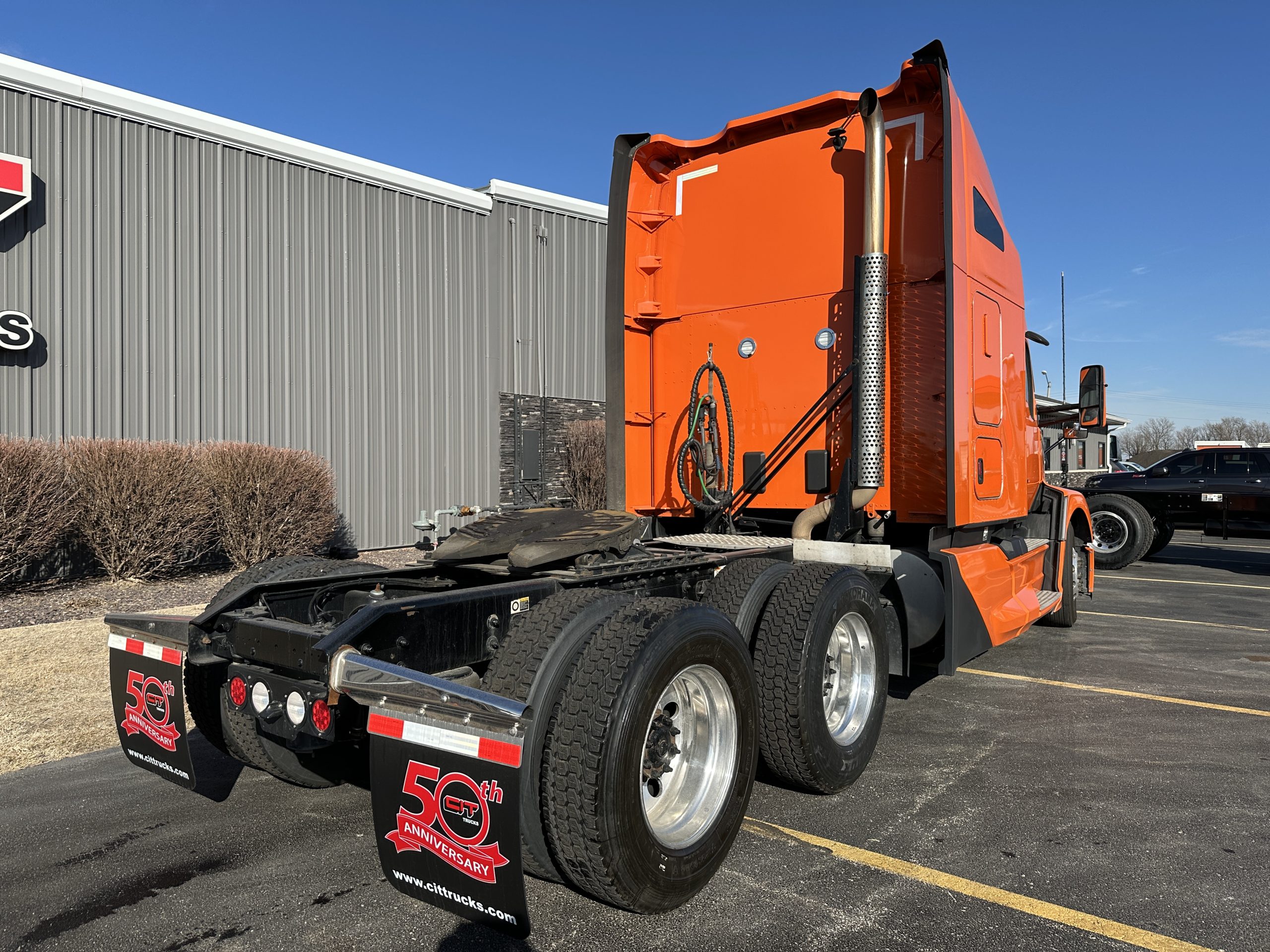 2023 Kenworth T680 - image 3
