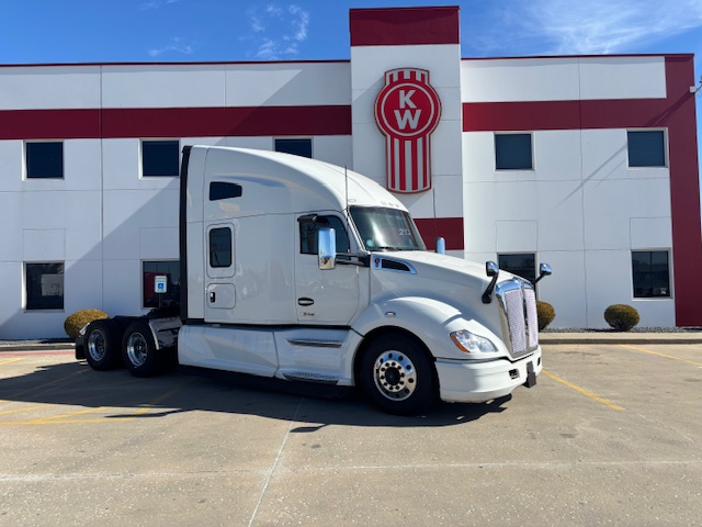 2022 Kenworth T680 - image 5