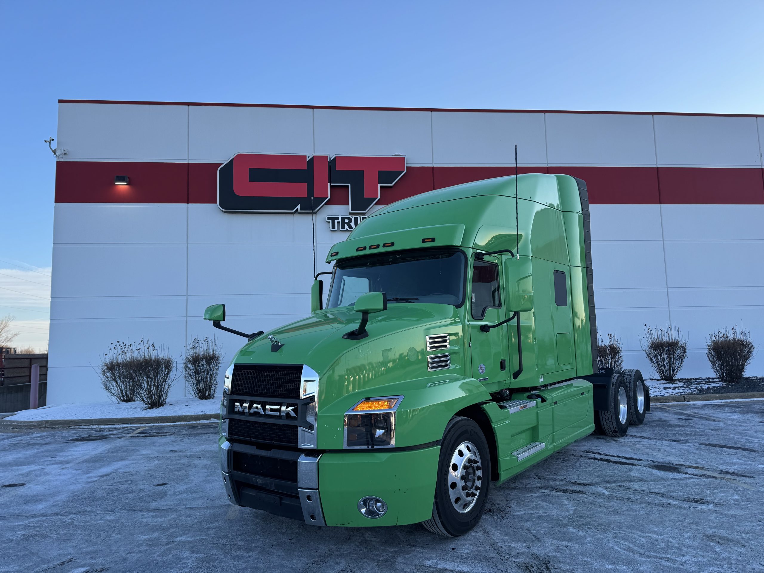 2023 MACK ANTHEM - image 1 of 6