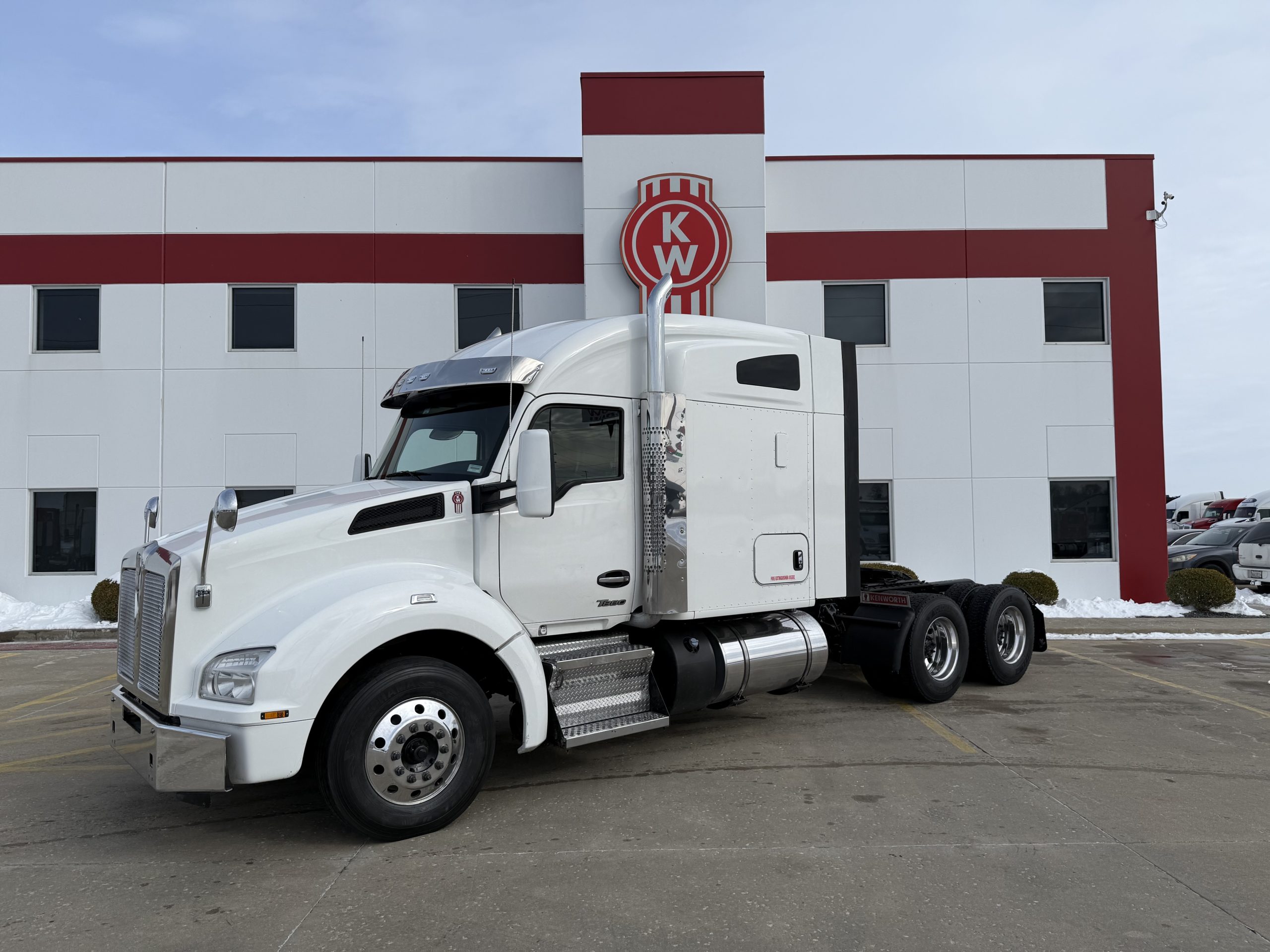 2023 KENWORTH T880 - image 1 of 6