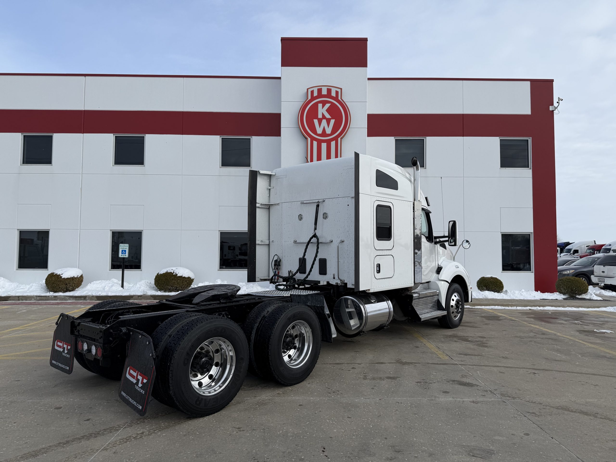 2023 KENWORTH T880 - image 4 of 6