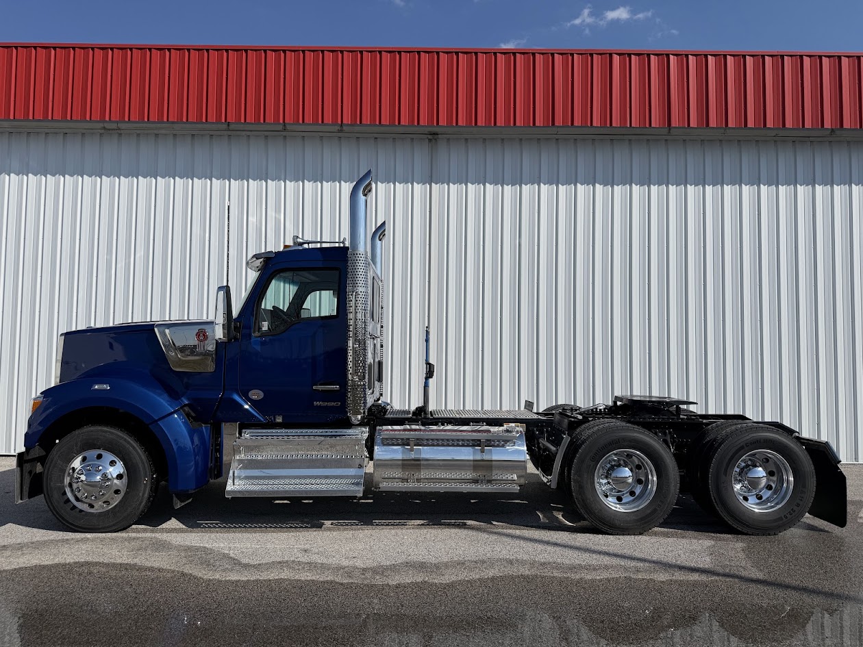 2027 KENWORTH W990 - image 2 of 6