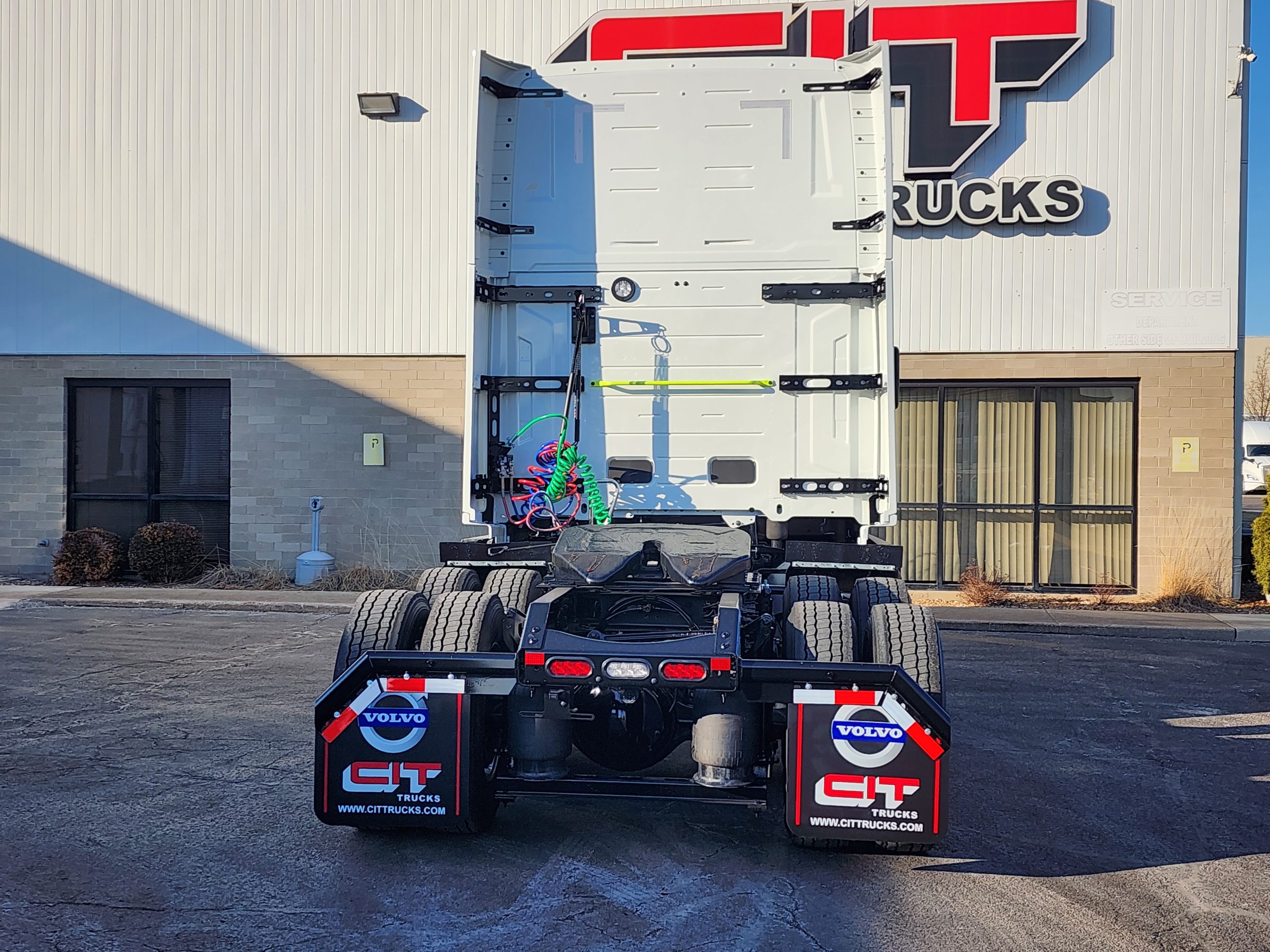 2026 Volvo VNL 860 - image 5