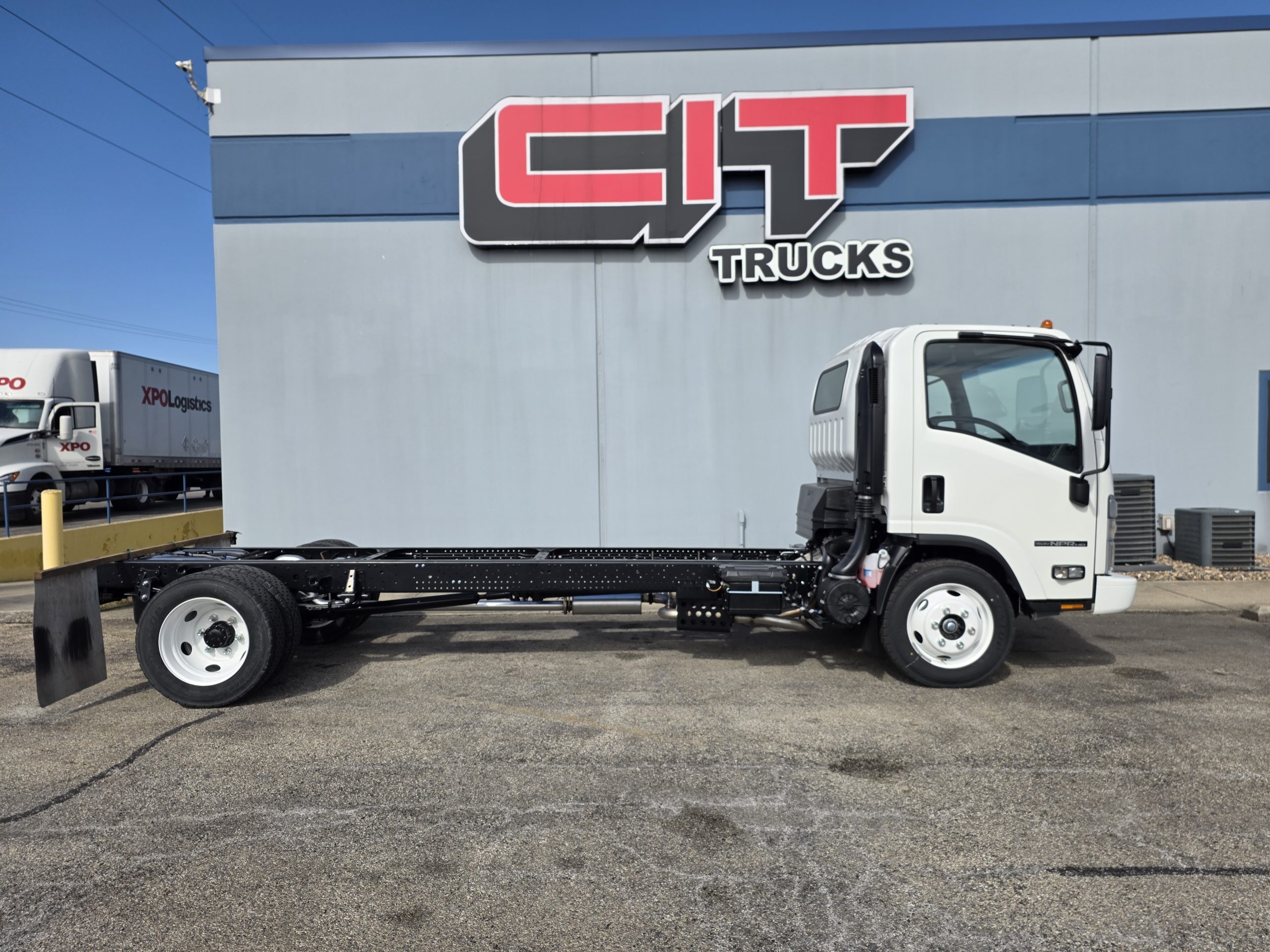 2026 Isuzu - image 4