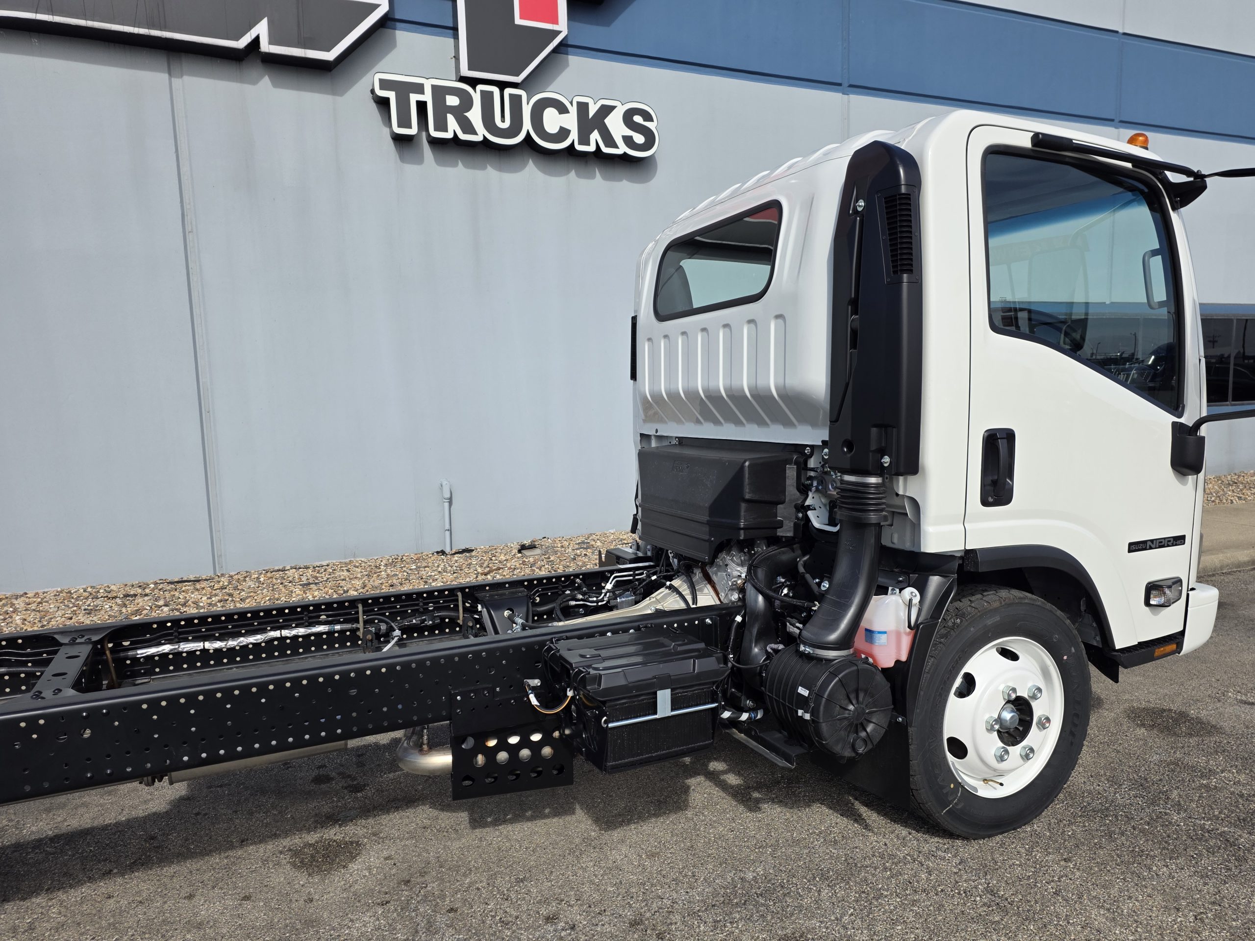 2026 Isuzu - image 5