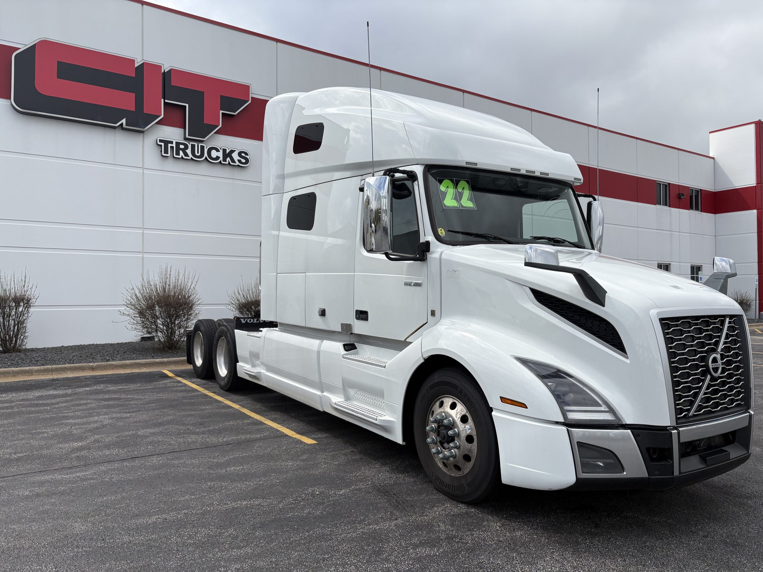 2022 Volvo VNL 760 in Mokena, IL — photo 3
