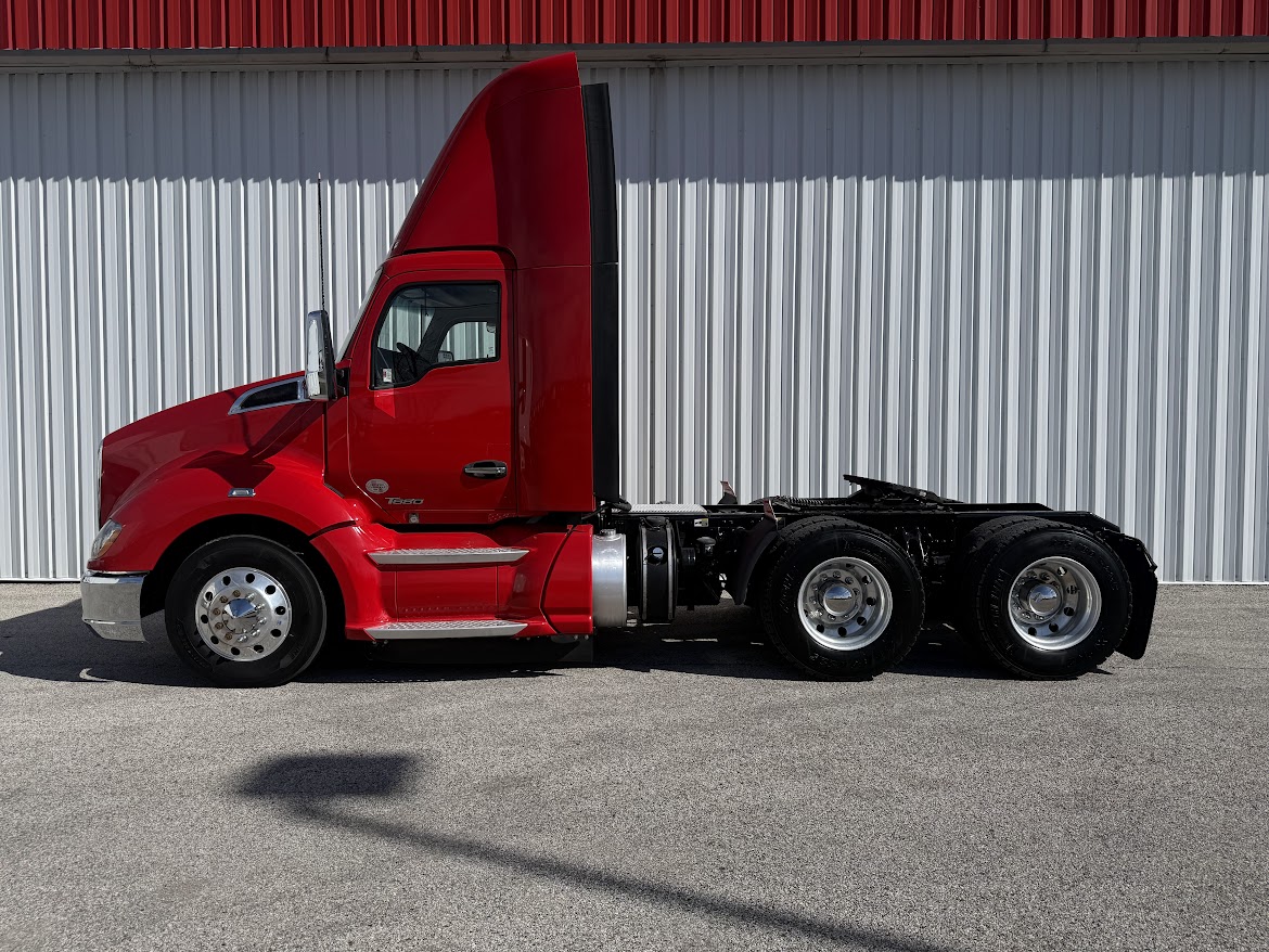 2018 KENWORTH T680 - image 3 of 6